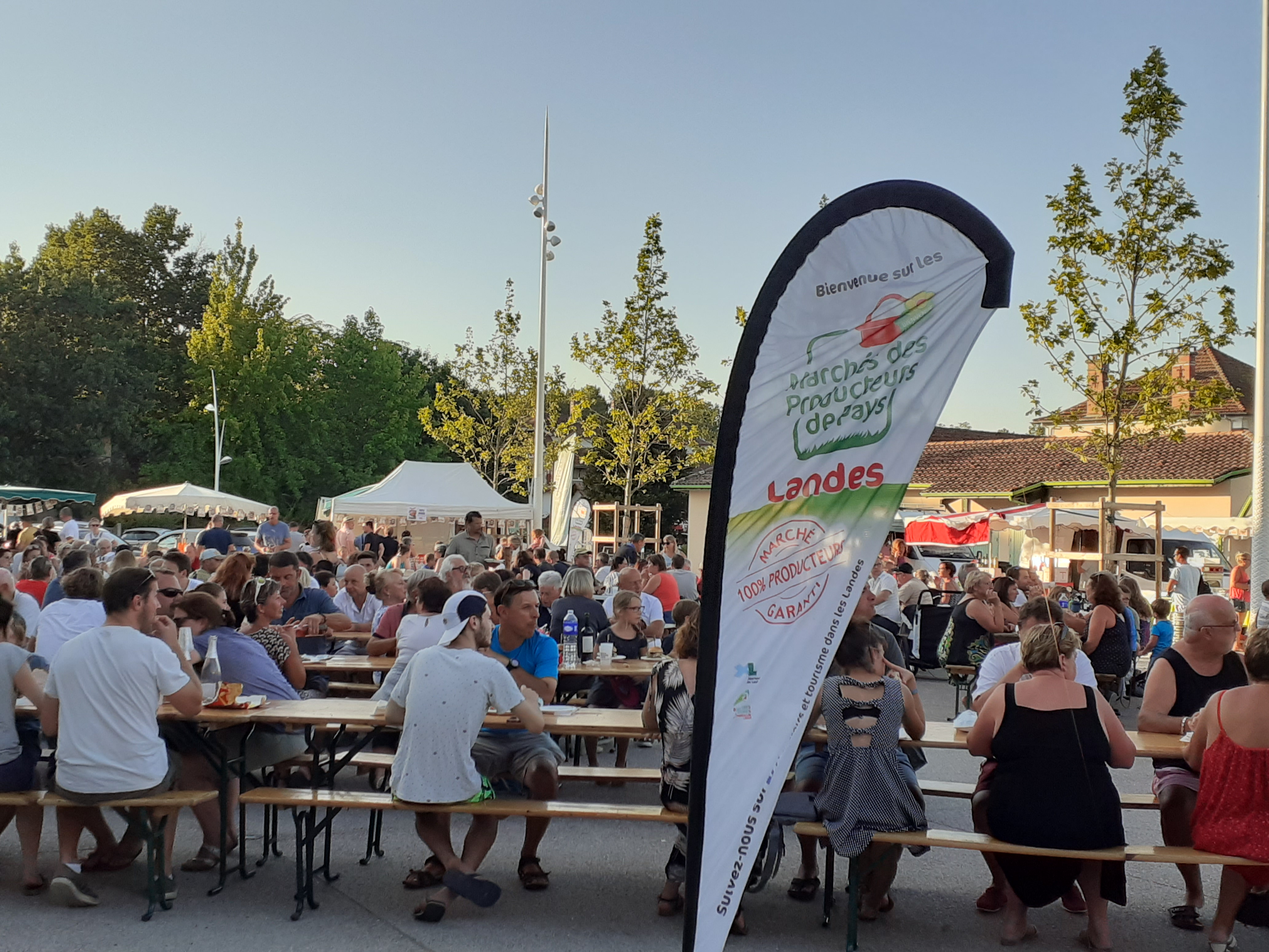 Repas au Marché des Producteurs de Pays à Sanguinet, Sanguinet - photo 4