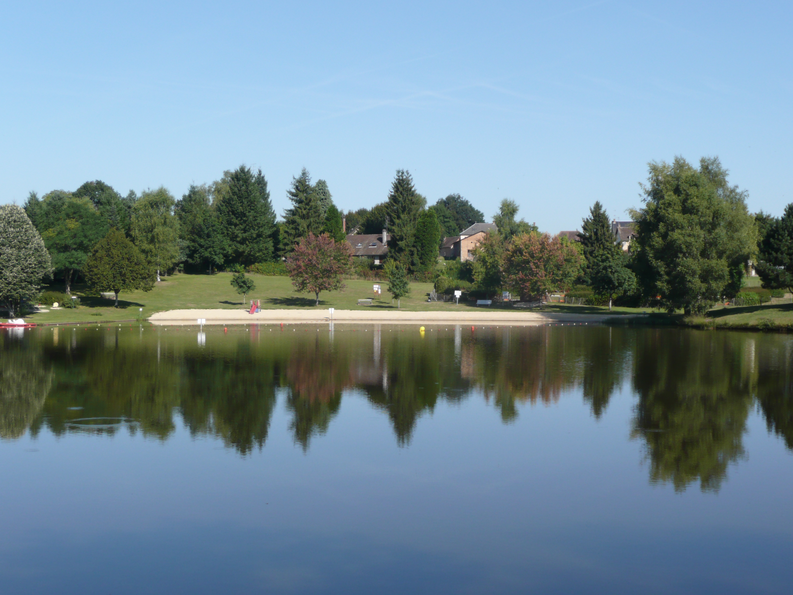 Plan d'eau de baignade de "La Roche" à Meuzac, Meuzac - photo 3