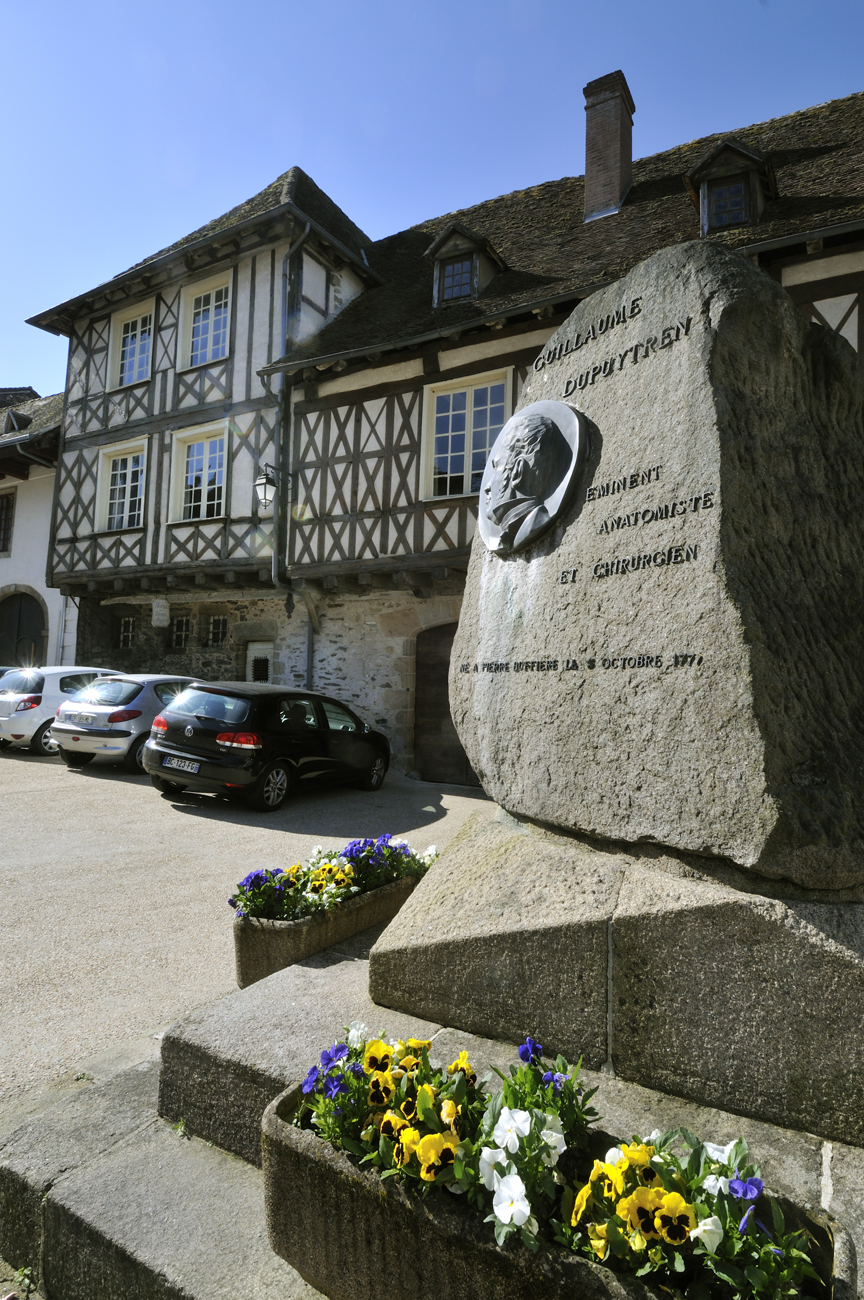 Stèle de Guillaume Dupuytren à Pierre-Buffière, Pierre-Buffière - photo 2