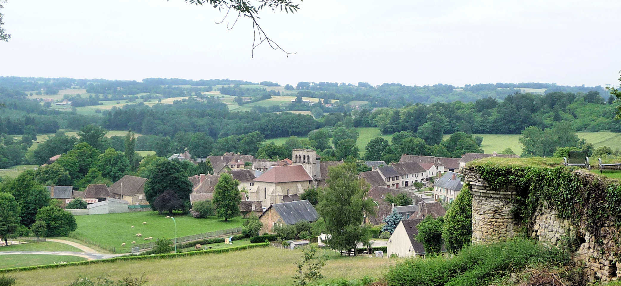 Boucle cyclotouristique les châteaux de Vicq-Sur-Breuilh, Magnac-Bourg