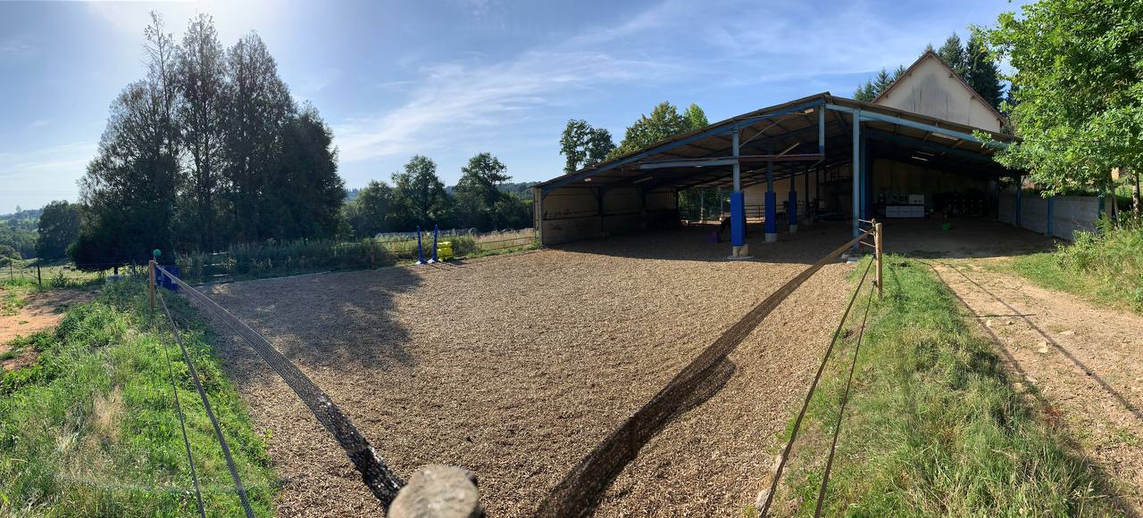 Centre équestre "Les Chevaux de Chamousseau" à Château-Chervix, Château-Chervix - photo 2