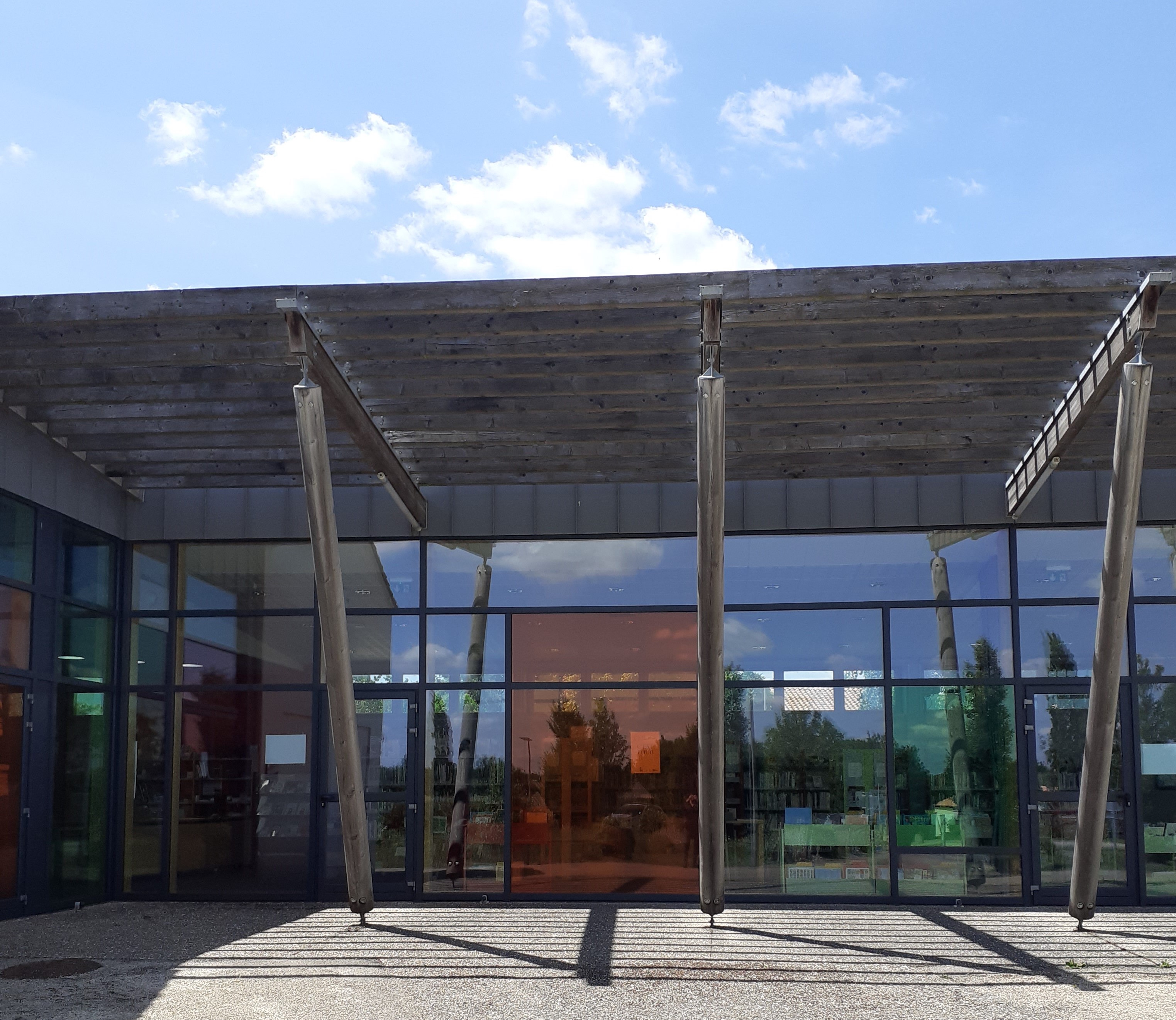 Médiathèque, Pompaire