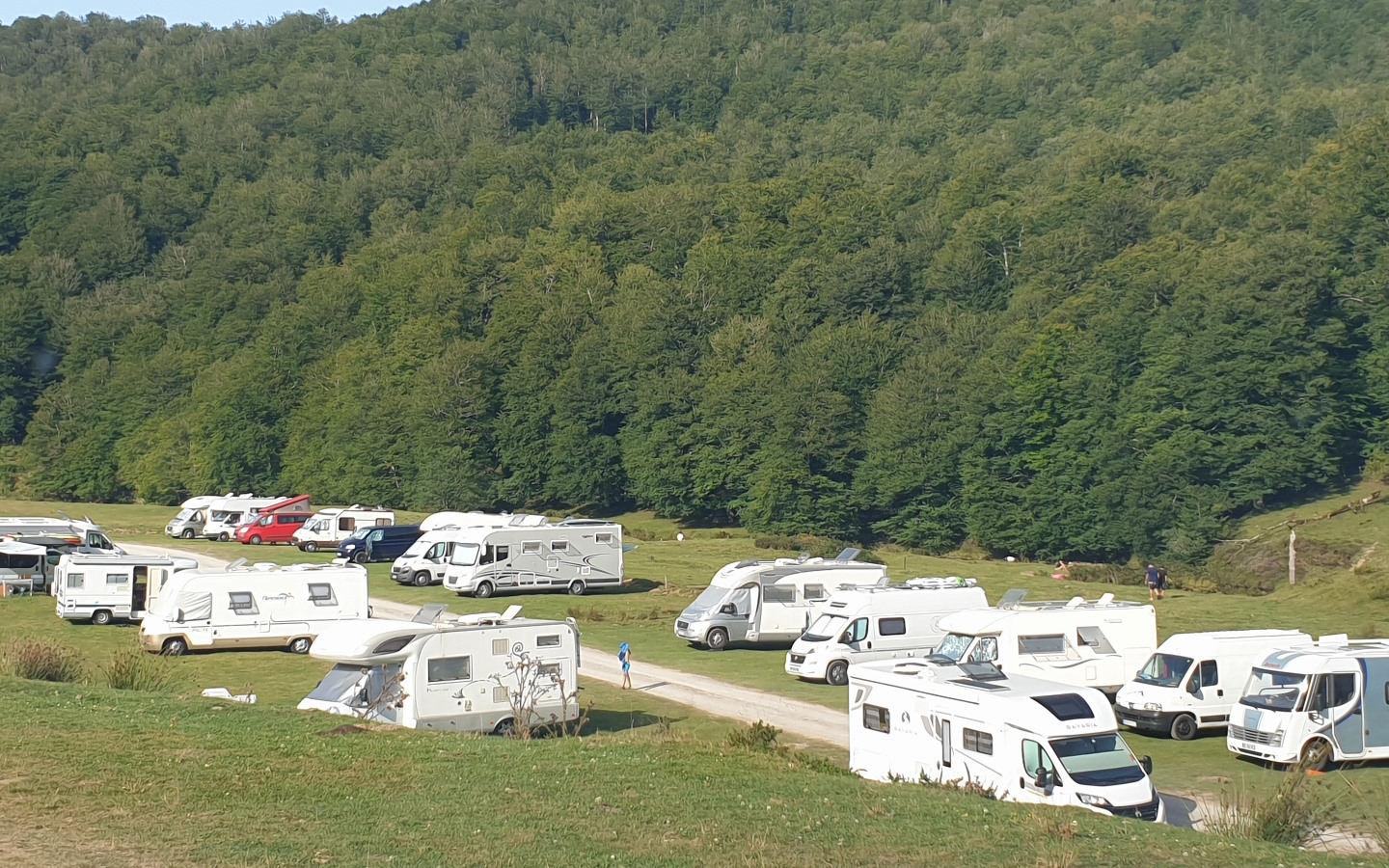 Aire naturelle de camping-cars Etxola