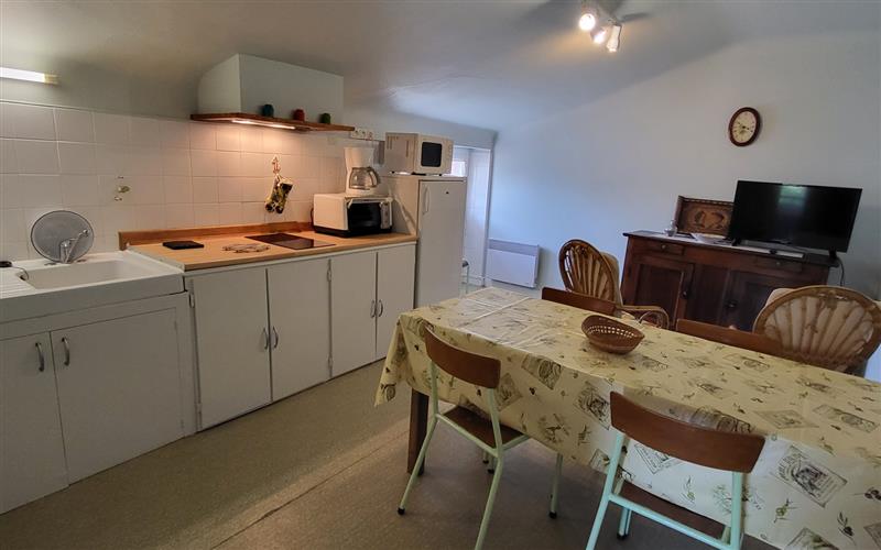 Location 97 Etchegoin Senderain 