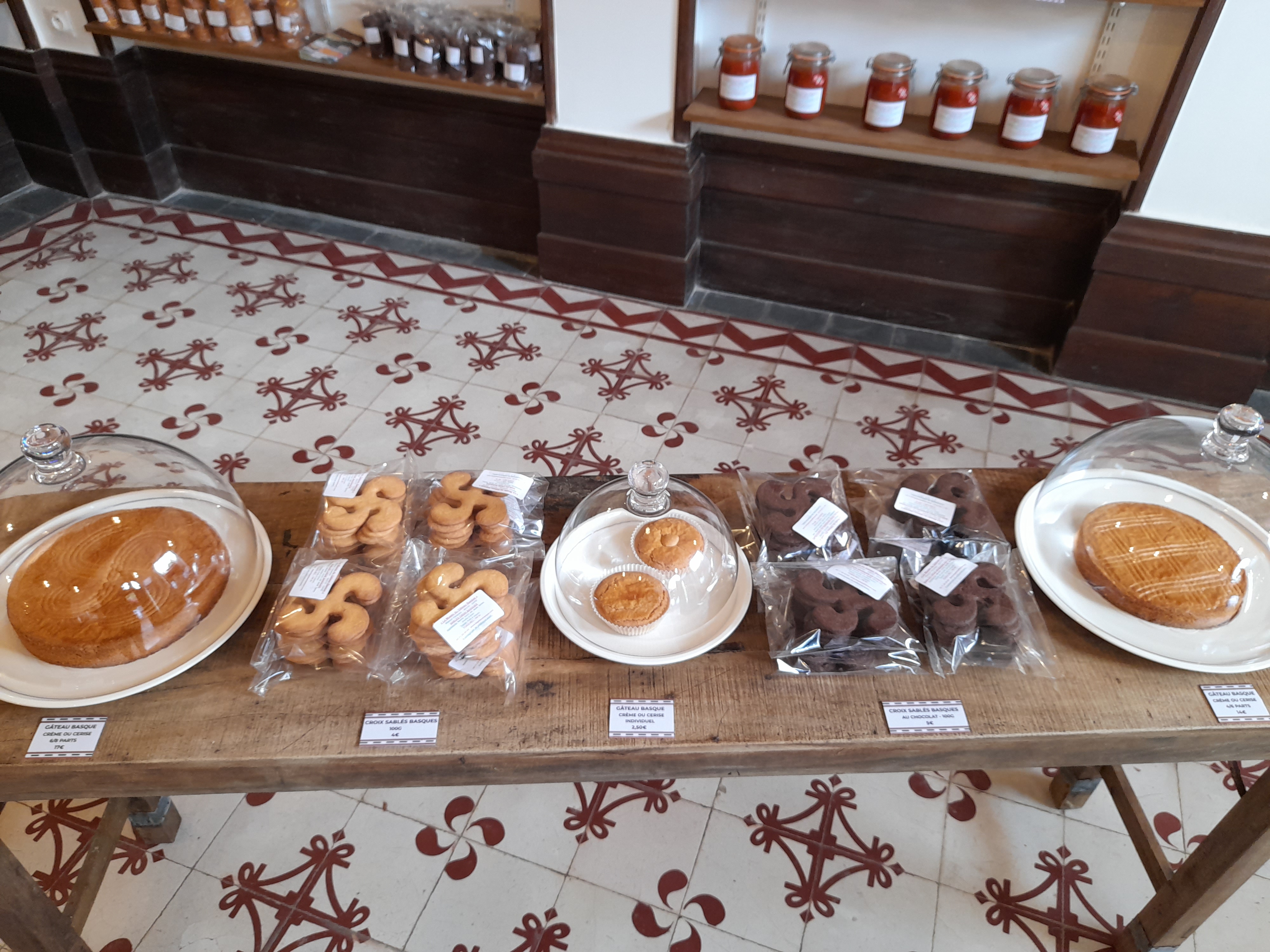 Boutique & restauration Krakadak par le Musée du Gâteau Basque de Sare, Ainhoa - photo 6