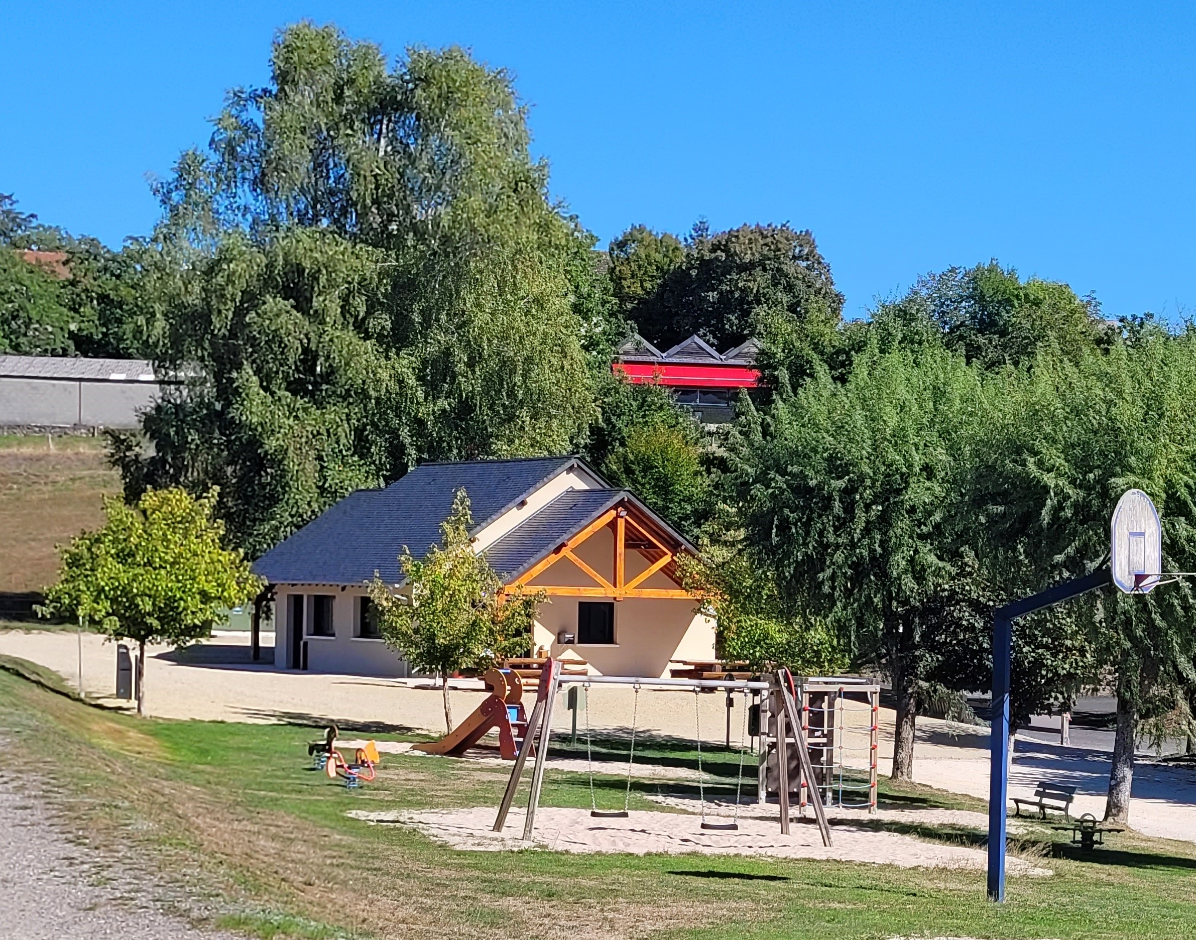 Camping municipal de la Châtaigneraie, Camps-Saint-Mathurin-Léobazel - photo 7