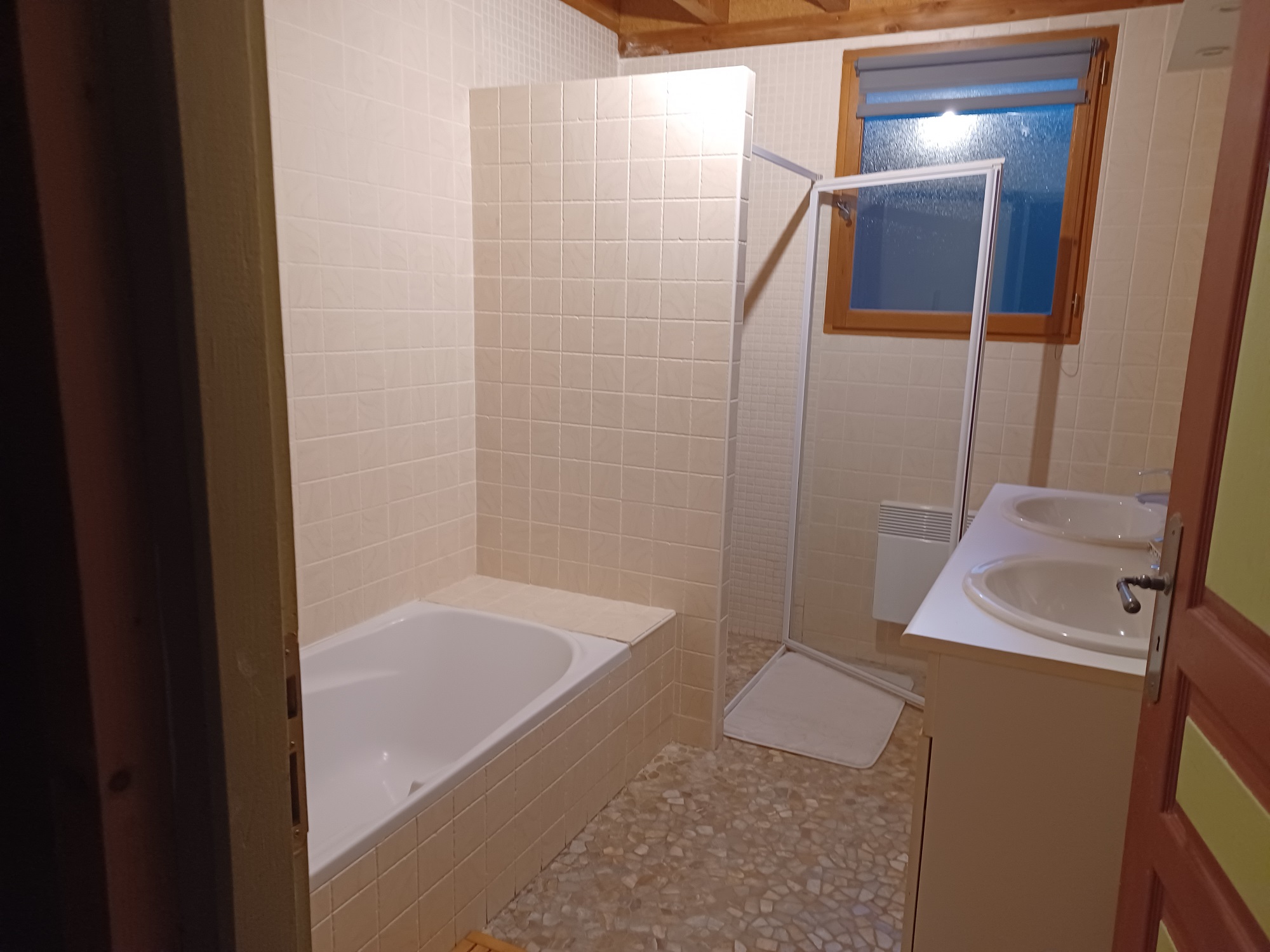 Le chalet en haut de la colline, Eyres-Moncube - photo 2