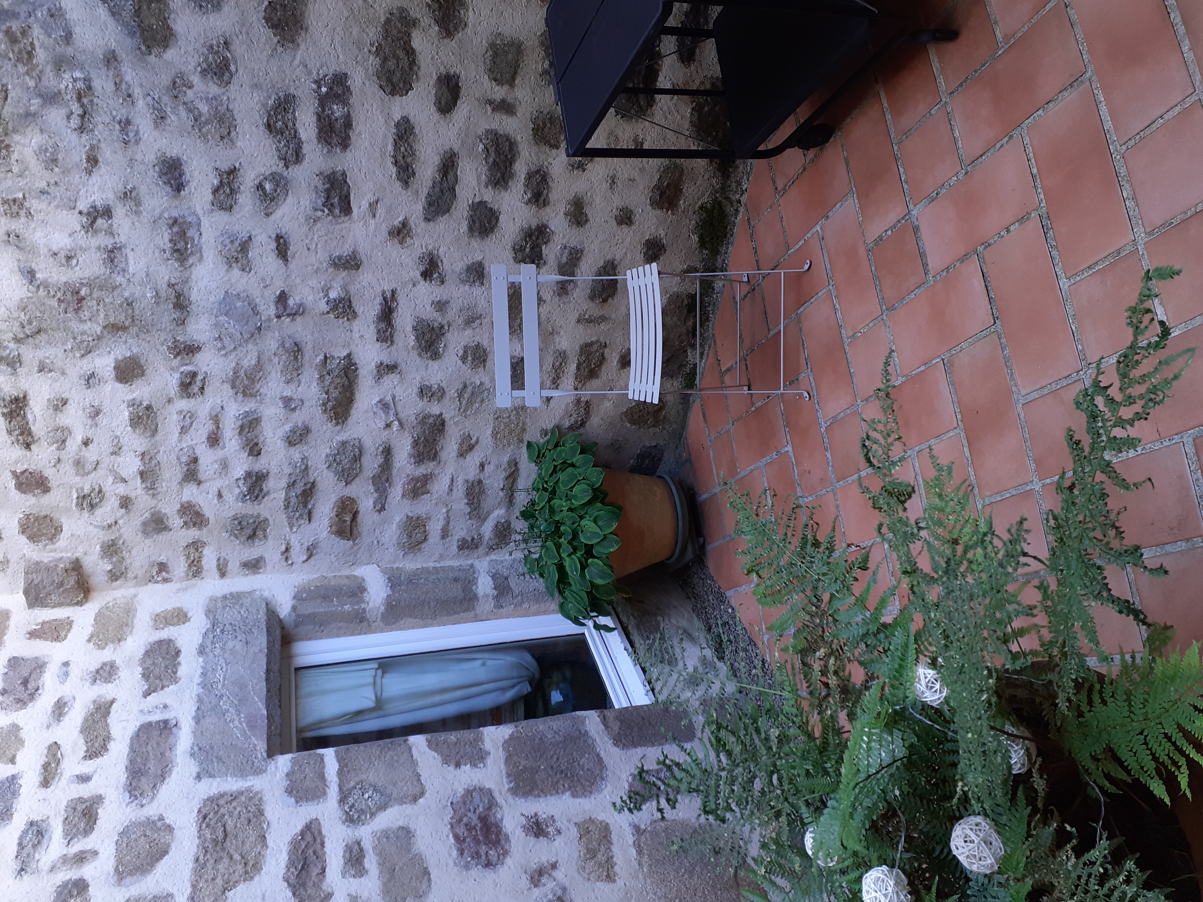 Meublé  Place de l'Église, Peyrat-le-Château