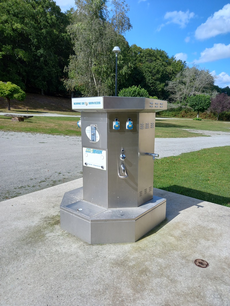 Aire de services camping-car, Saint-Amand-Magnazeix - photo 5