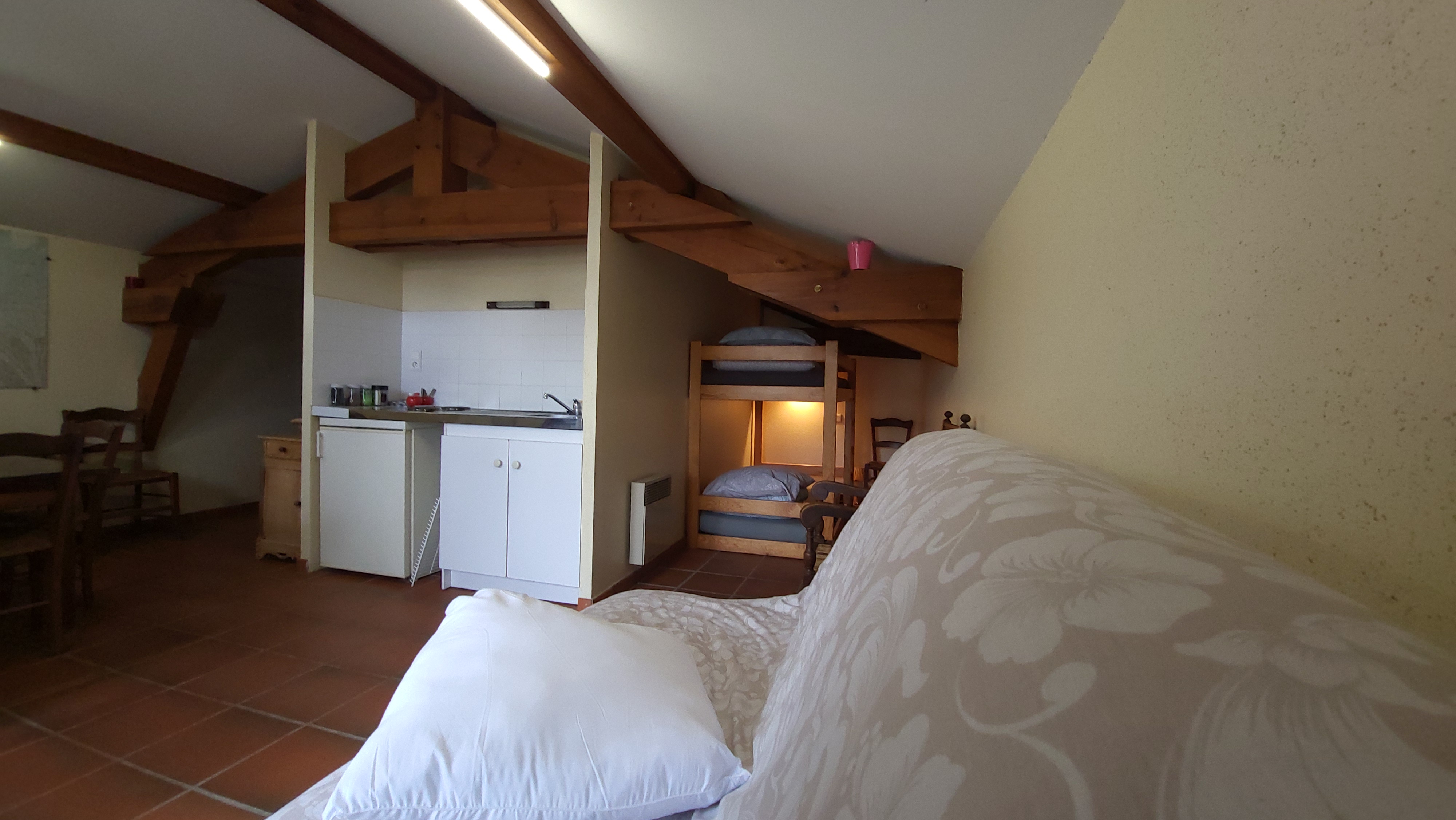 Refuge étape pèlerins de Saint-Jacques de Compostelle, Retjons - photo 2