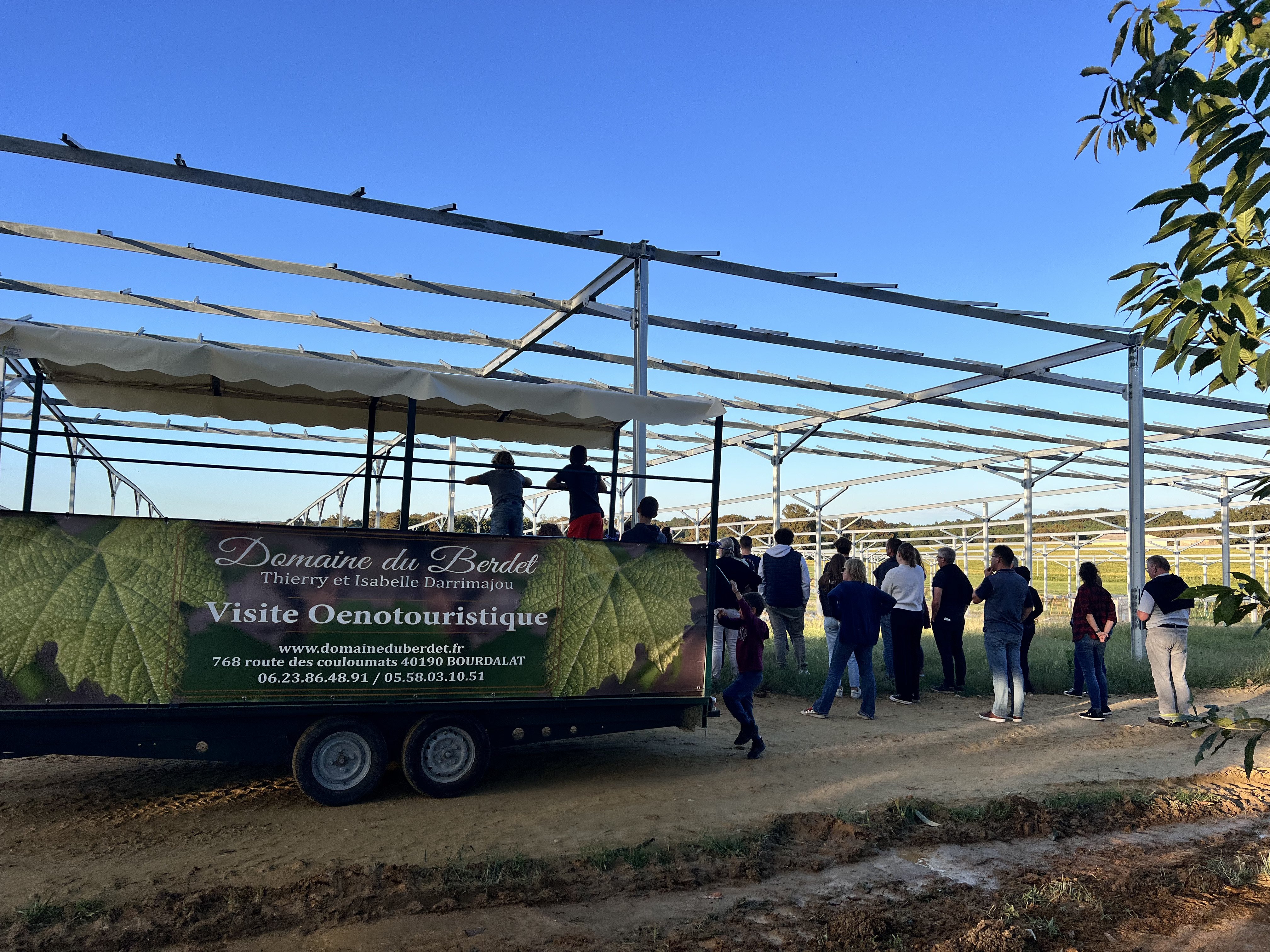 Domaine du Berdet - Visite oenotouristique en remorque aménagée, Bourdalat