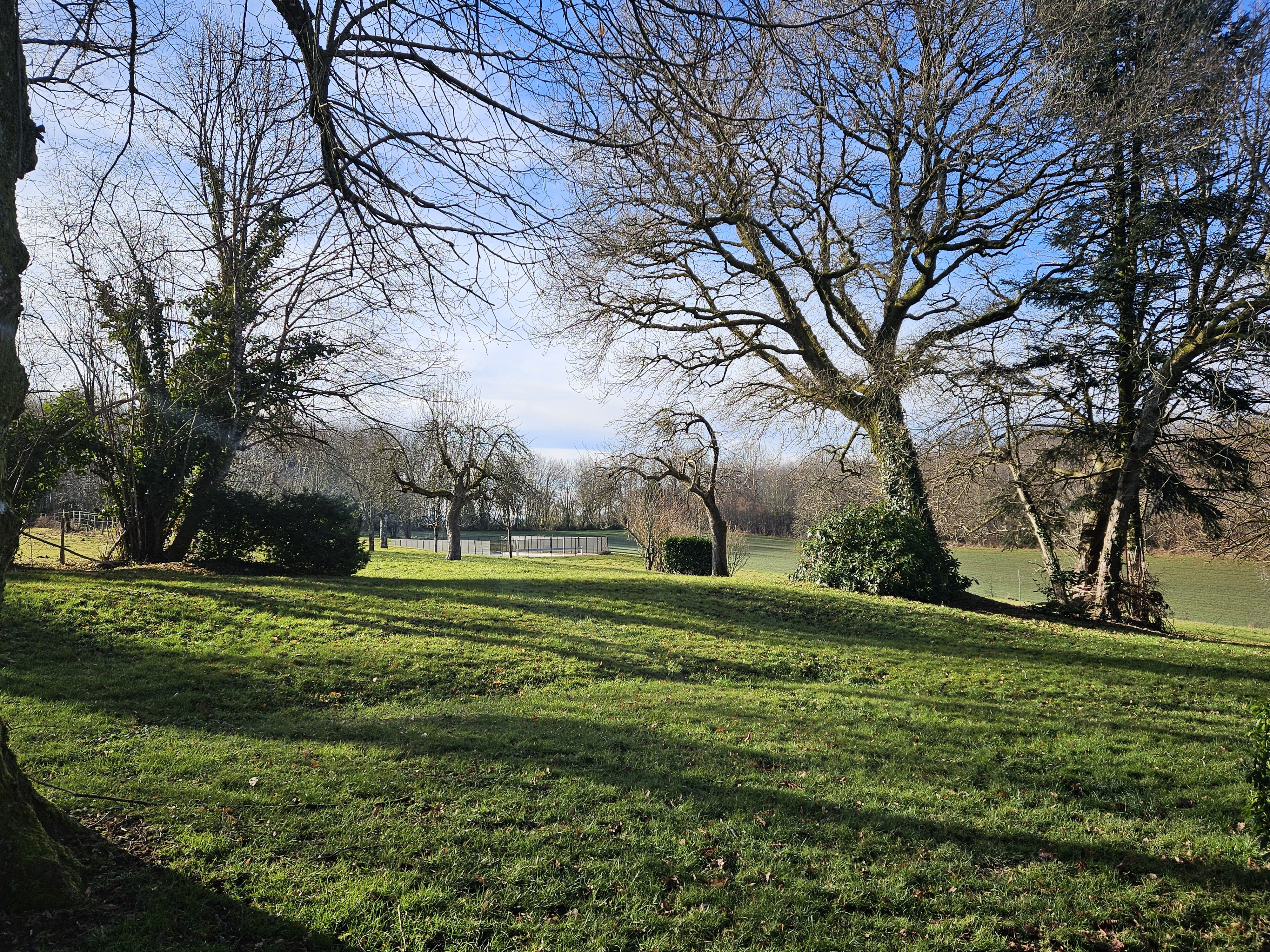 Jean et le petit bois, deux maisonnettes, Saint-Paul