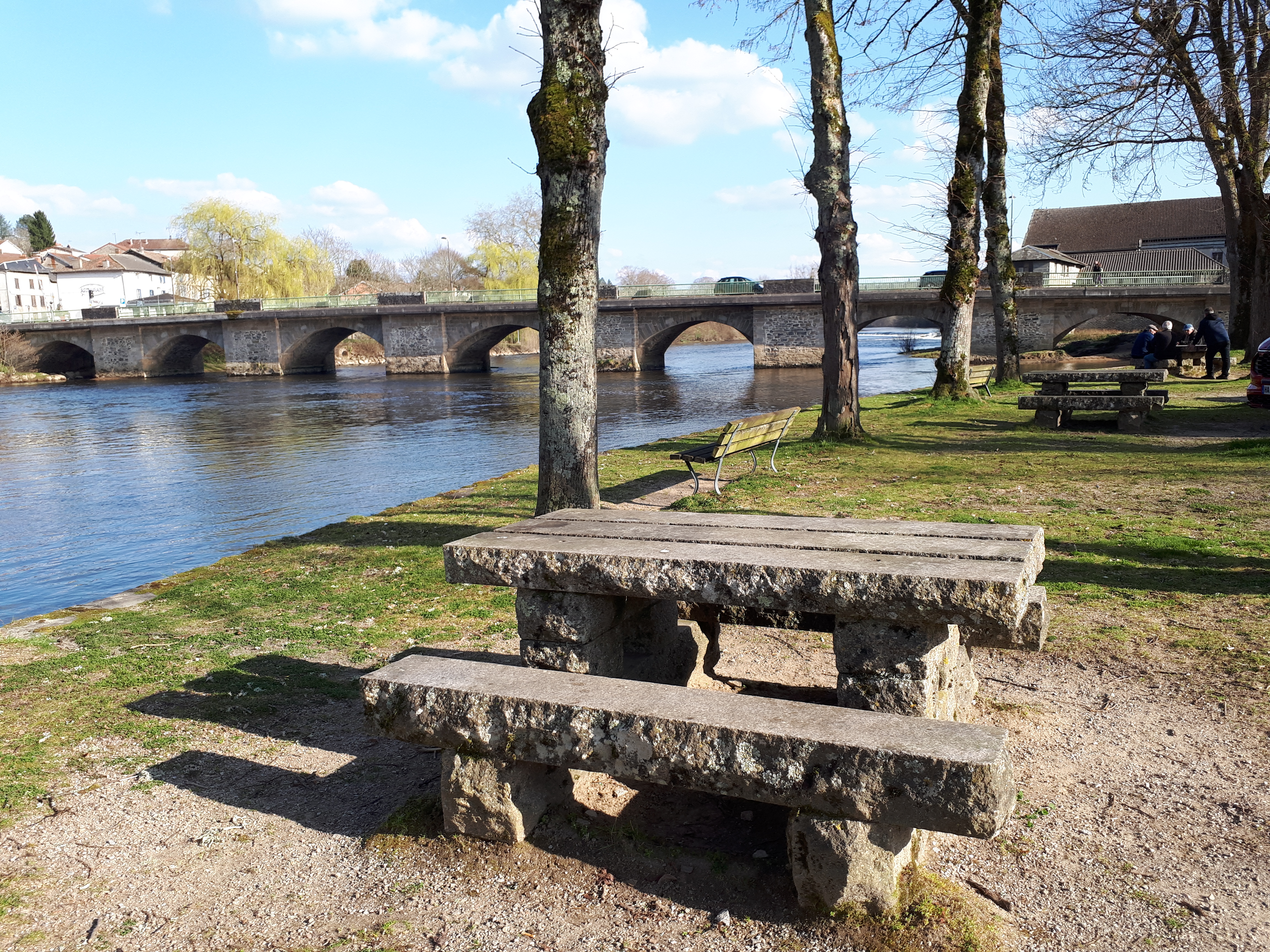 Aire de pique-nique des bords de Vienne - rive gauche - photo 3