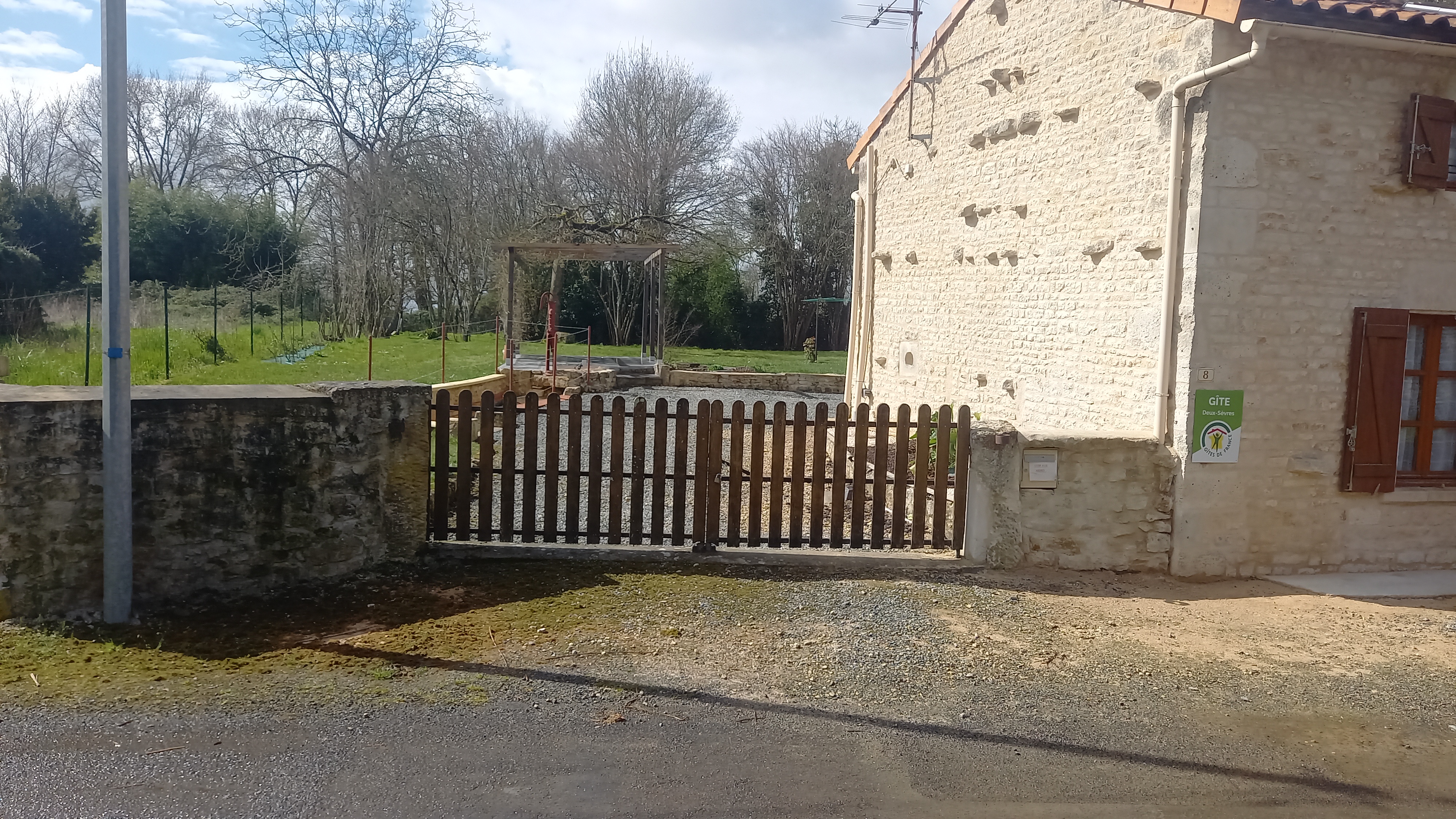 La Tisserande, Aigondigné - photo 6