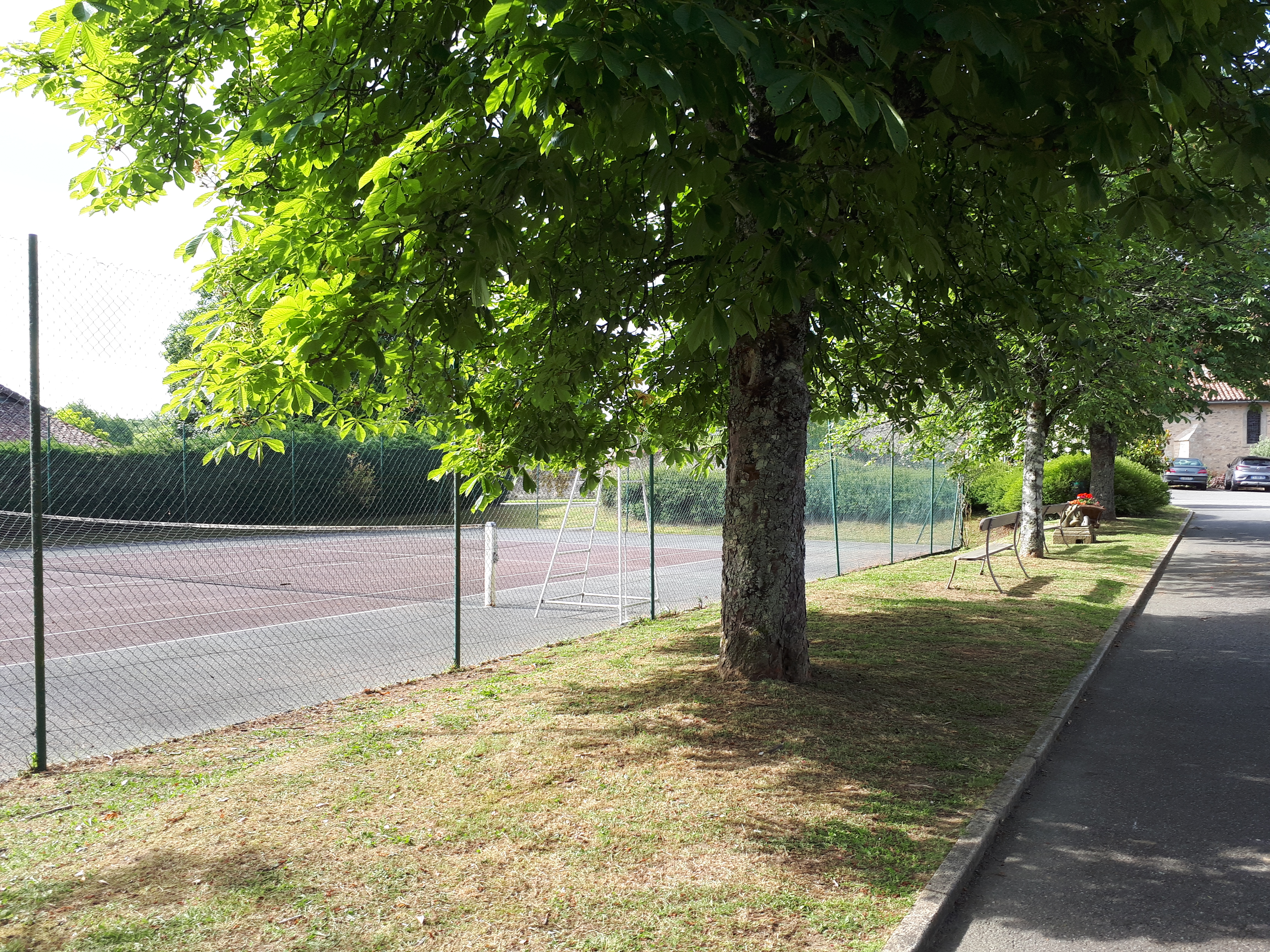 Court de Tennis de Saint-Yrieix-sous-Aixe, Saint-Yrieix-sous-Aixe - photo 2