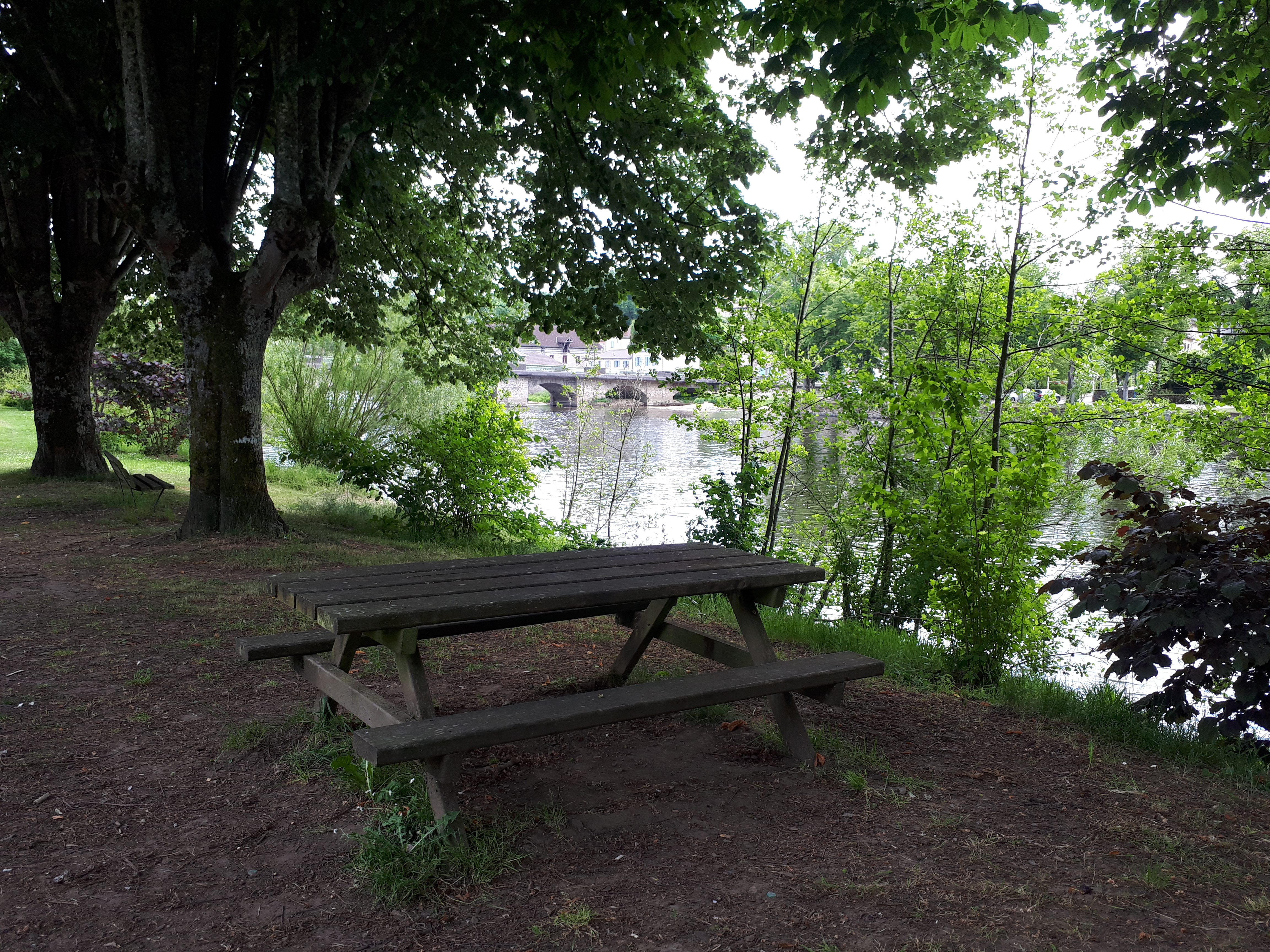 Aire de pique-nique des bords de Vienne - rive droite