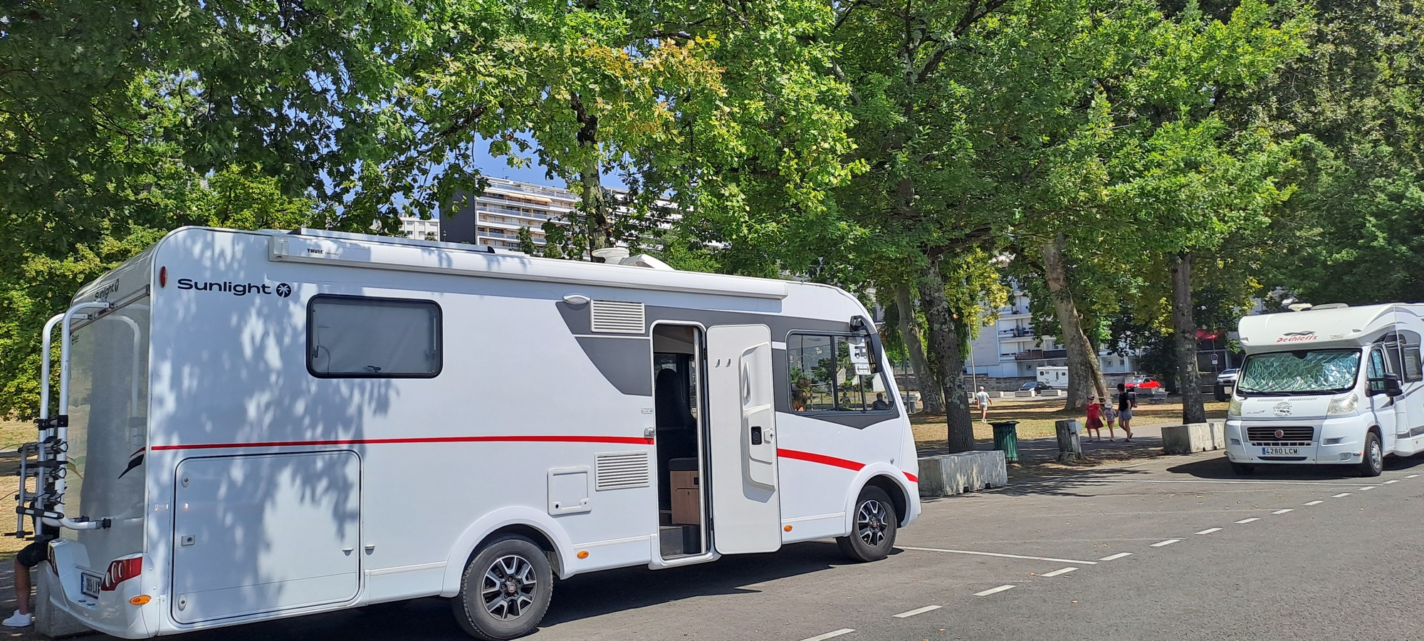 Aire de camping-car - Stationnement - Stade Tissié Pau, Pau - photo 10