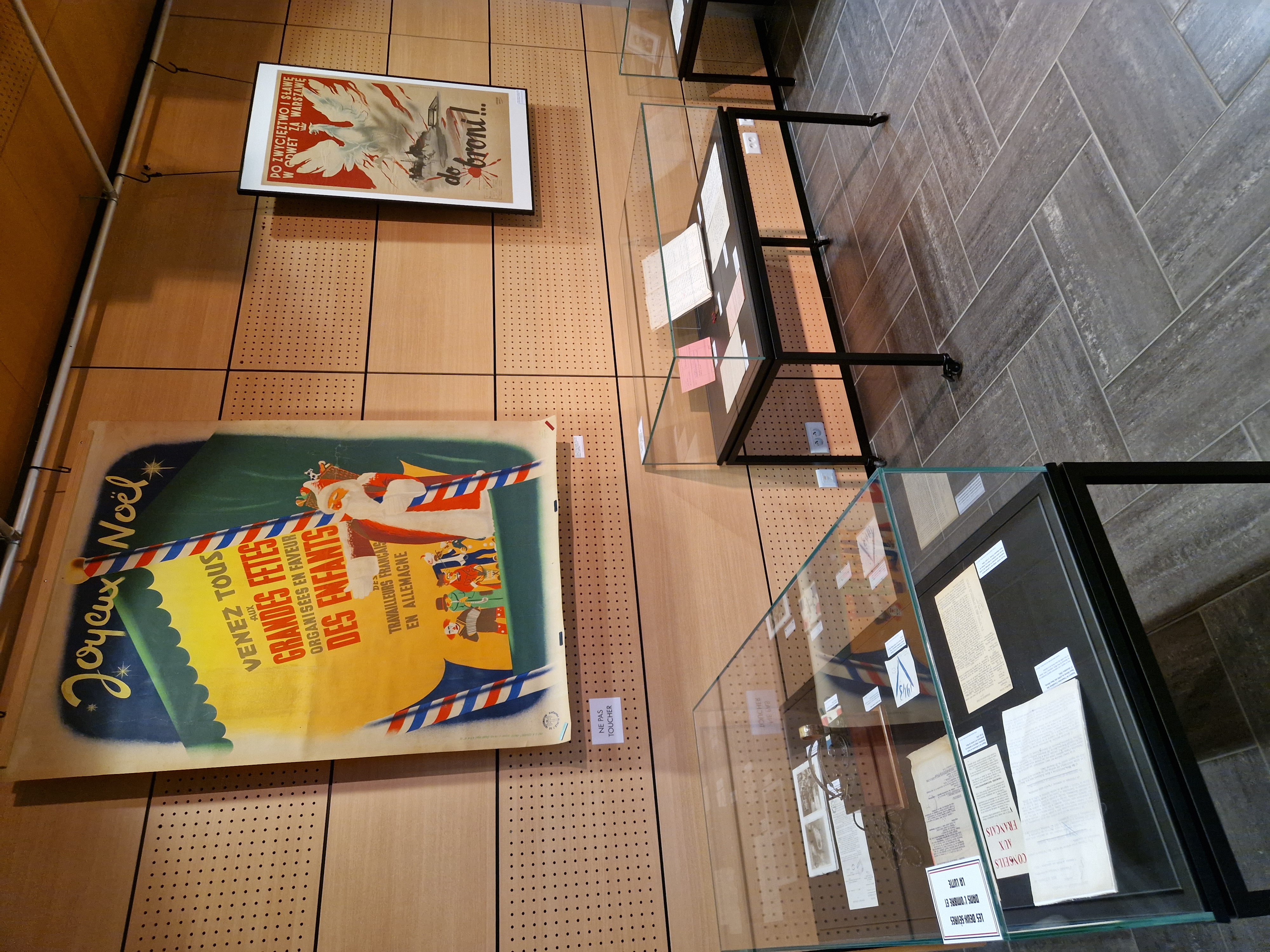 Exposition - "De l'ombre à la lumière : archives révélées de la Seconde Guerre mondiale en Deux-Sèvres" aux archives départementales des Deux-Sèvres, Niort - photo 2