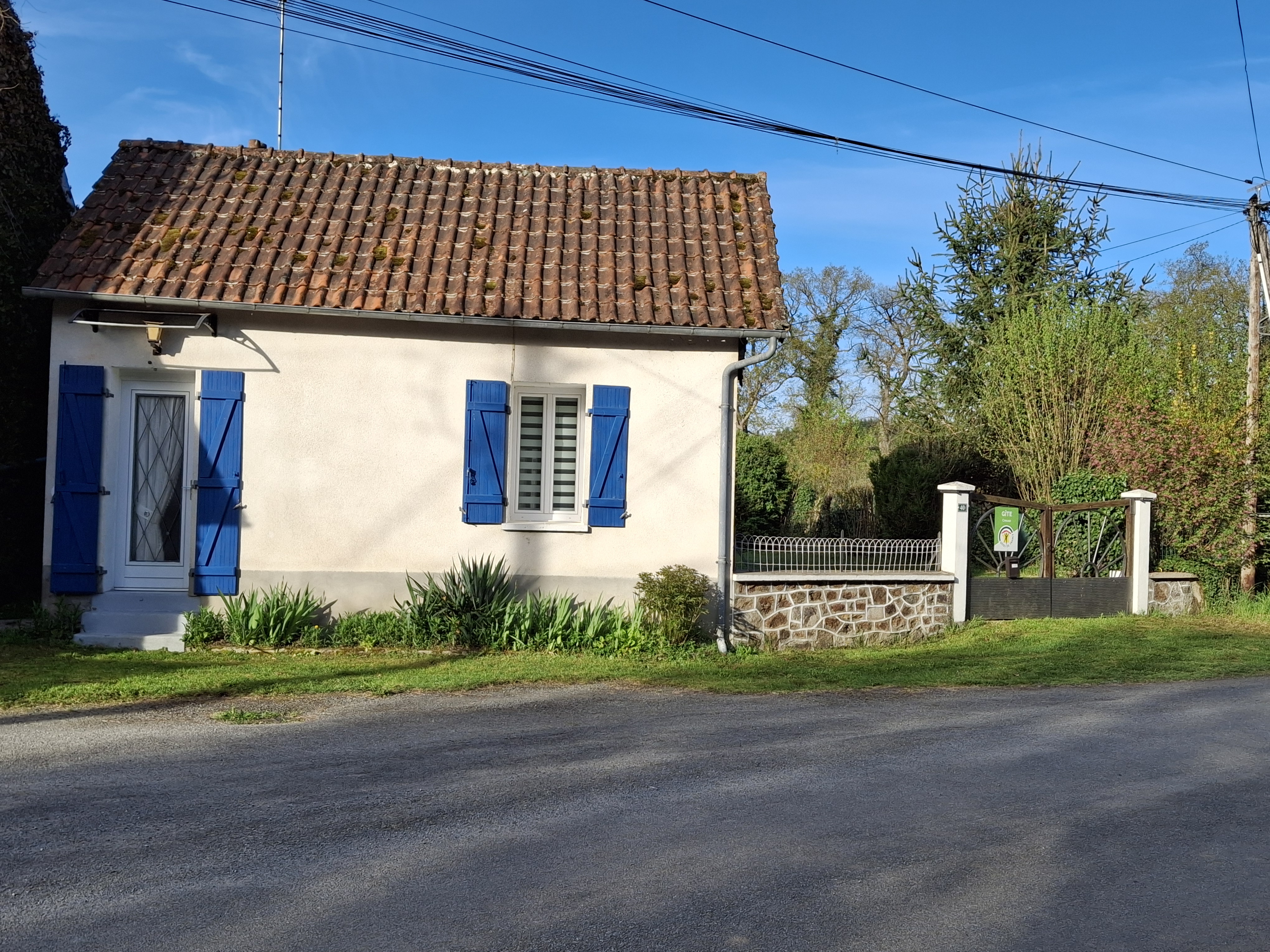 LES VOLETS BLEUS, Aubusson