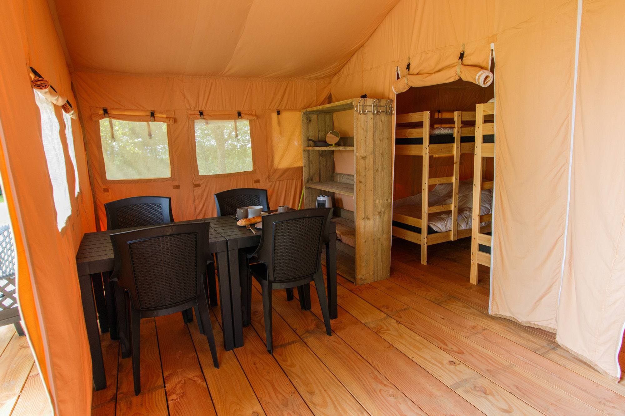 Tente safari 'Papillon' - Camping Dun le Palestel, Dun-le-Palestel - photo 2