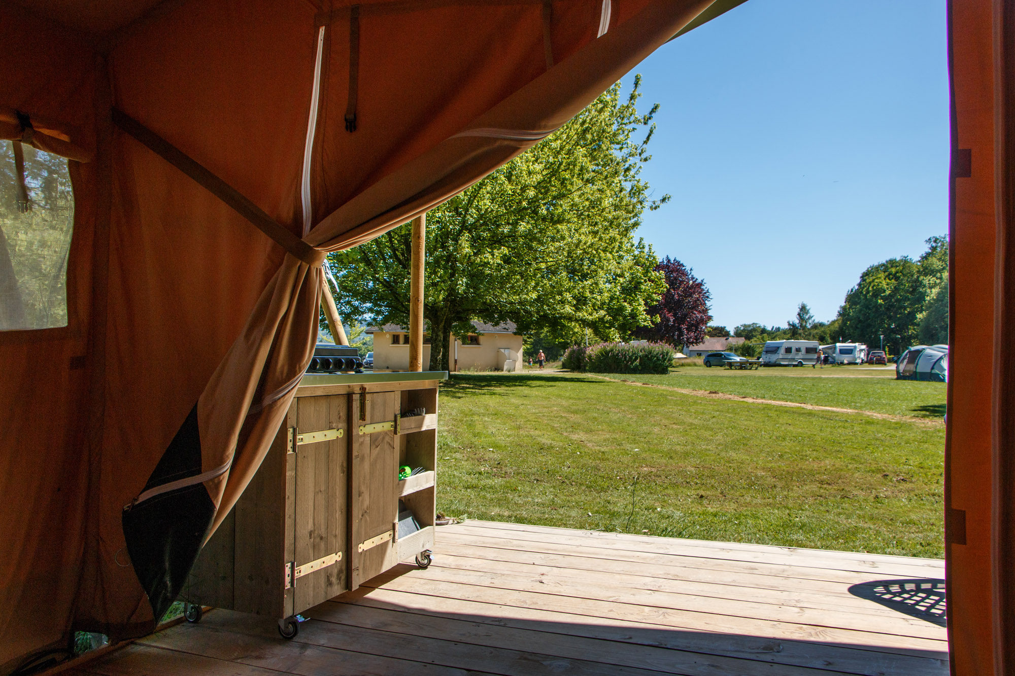 Tente safari 'Papillon' - Camping Dun le Palestel, Dun-le-Palestel - photo 3
