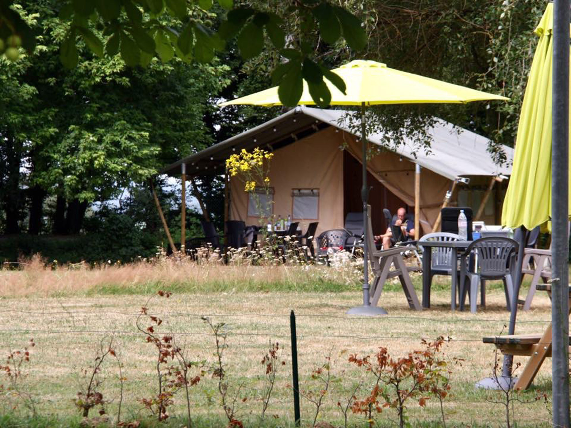 Tente safari 'Papillon' - Camping Dun le Palestel, Dun-le-Palestel - photo 5