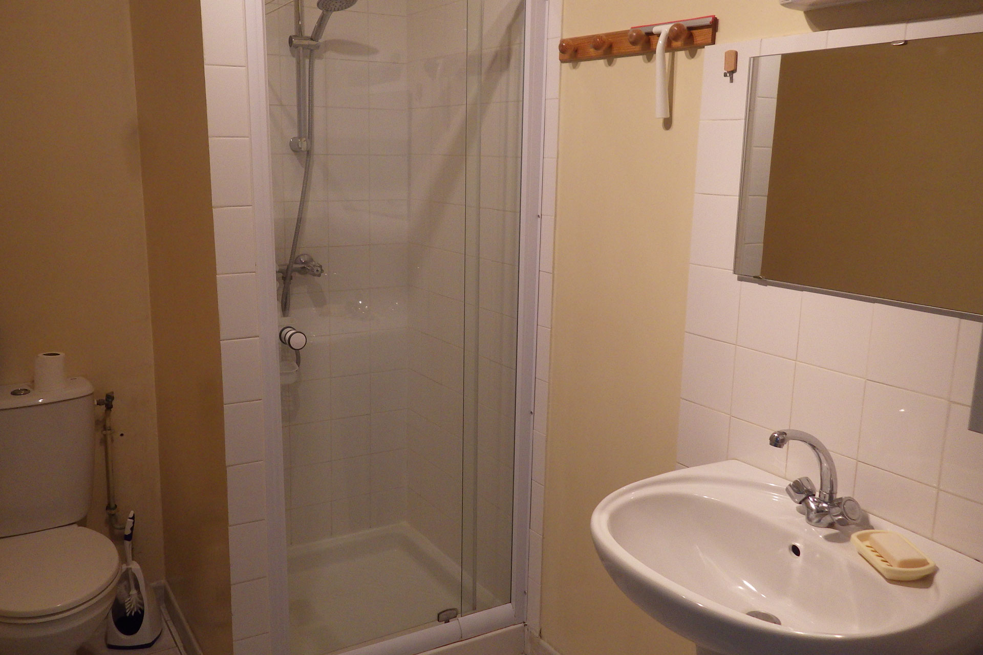 T2 - 1 à 2 pers. - LES1/A - photo 2