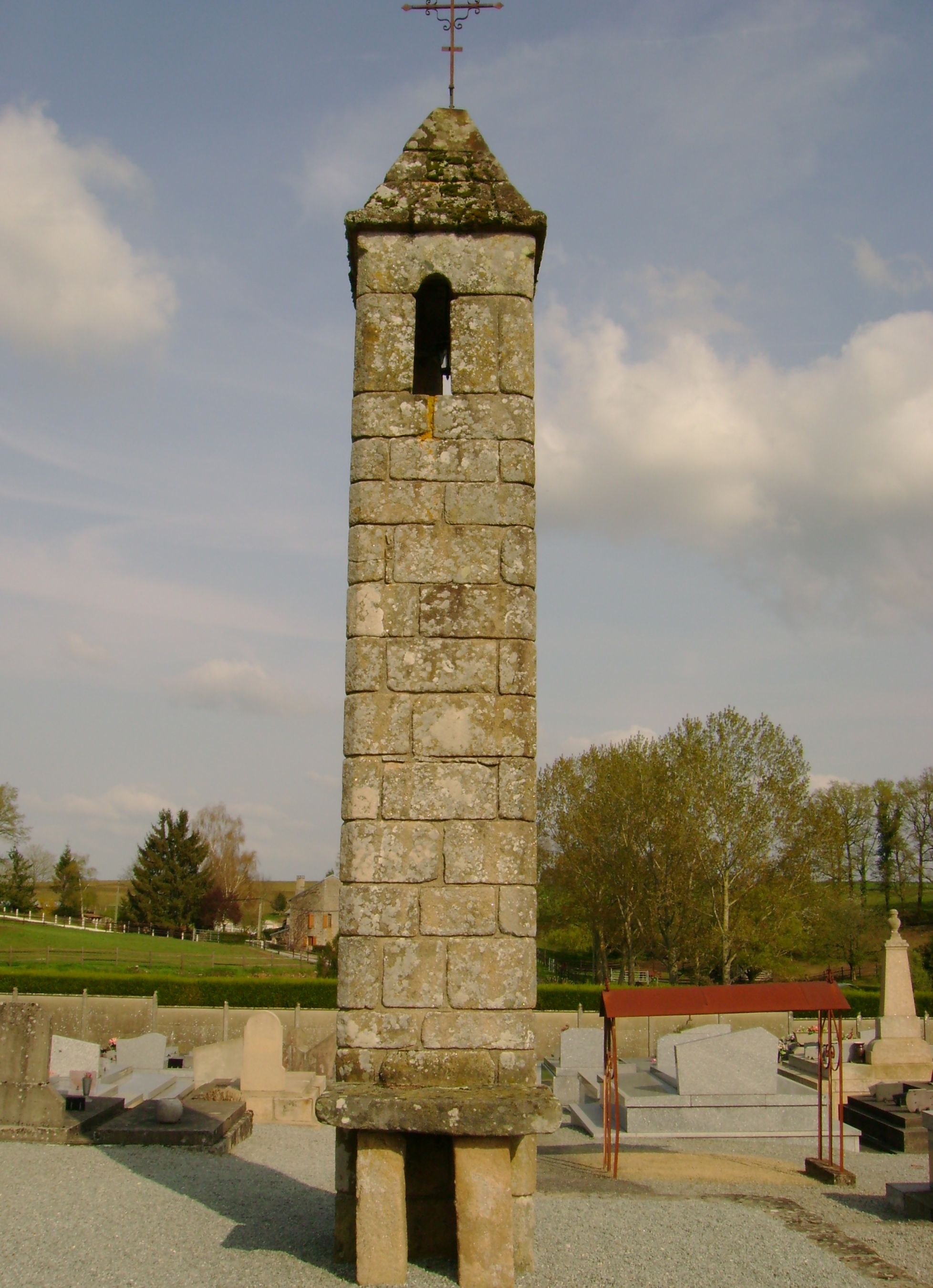 Lanterne des Morts de Saint-Amand-Magnazeix, Saint-Amand-Magnazeix