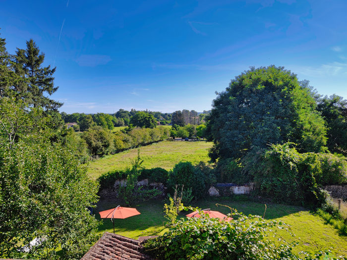 Number 22 Apartment 3, Le Dorat