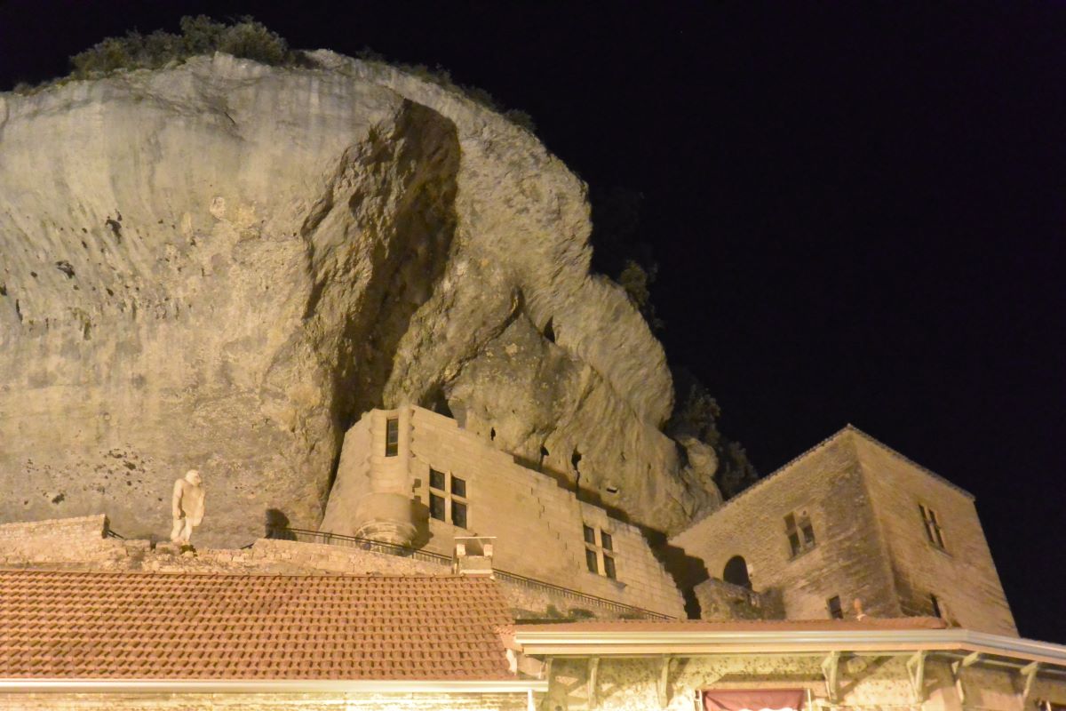 Les Eyzies-de-Tayac en écomobilité - Voyage en préhistoire, Les Eyzies - photo 2