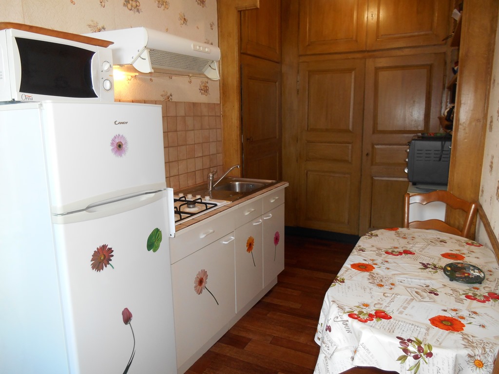 Meublé de M. & Mme Redon 1 étage Place St Pierre - photo 5