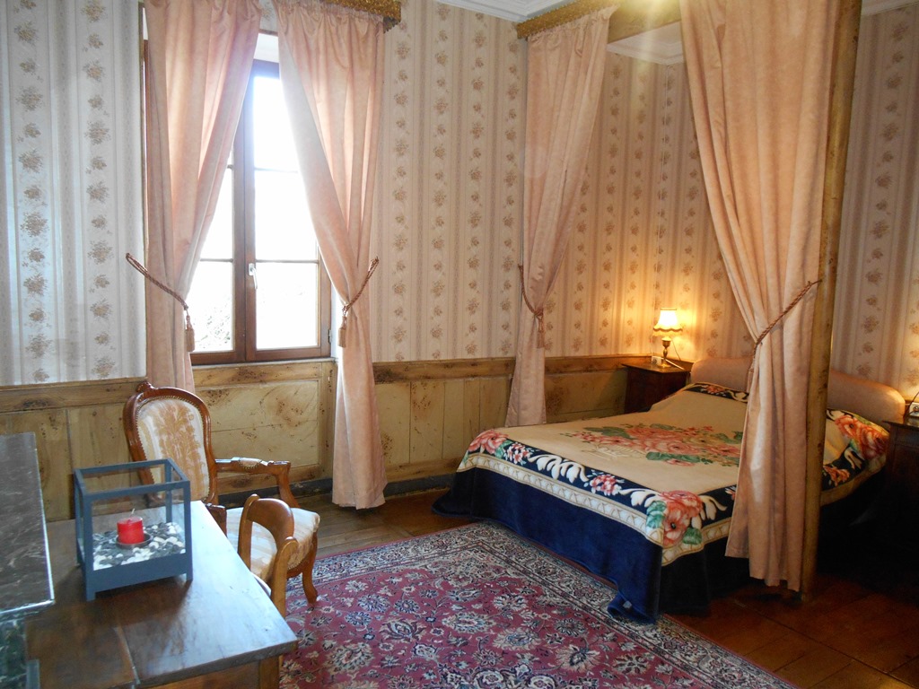 Meublé de M. & Mme Redon 1 étage Place St Pierre - photo 4