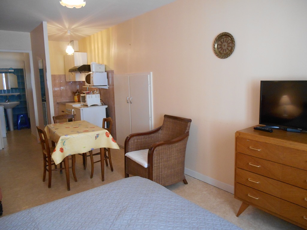 Meublé de Mme et M. LARBRE - Cap d'Ail, Évaux-les-Bains