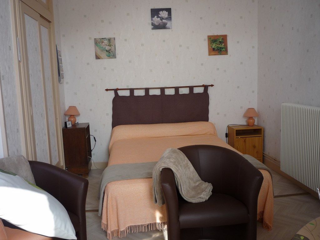 Meublé de M. et Mme Migot - Studio au 1er étage