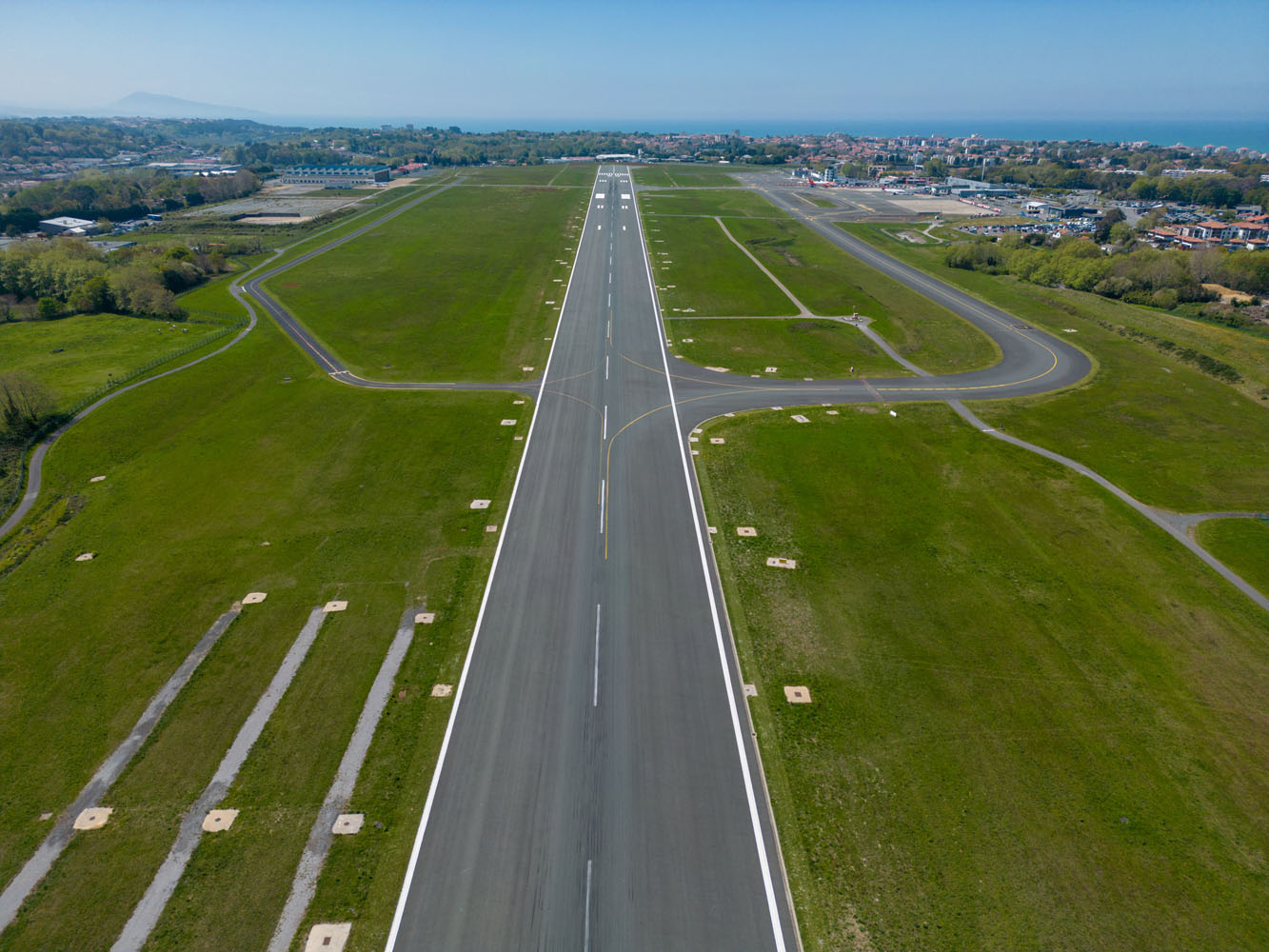 Aéroport de Biarritz Pays Basque - photo 3