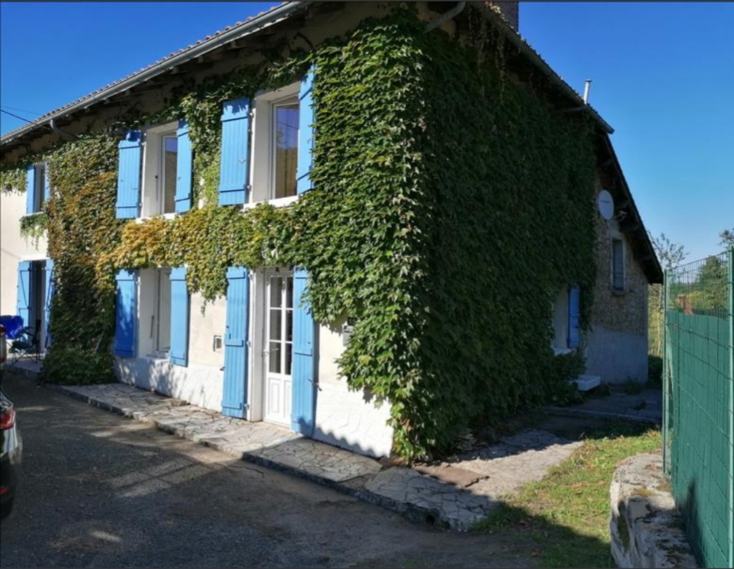 Meublé de tourisme 'les volets bleus'