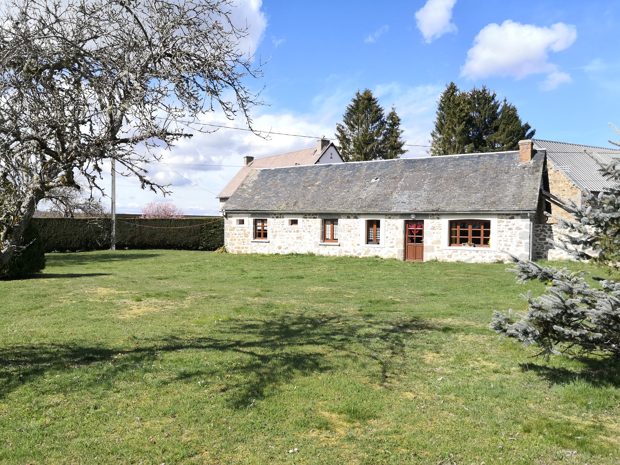 CHEZ MME BOYER, Saint-Merd-la-Breuille - photo 2