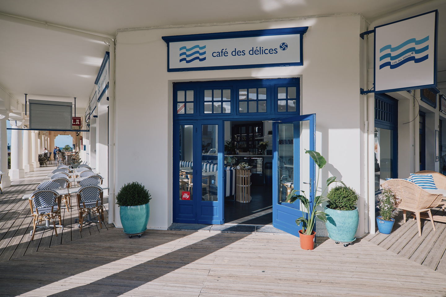 https://cdt64.media.tourinsoft.eu/upload/25.03.29-Cafe-des-delices-0082.jpg