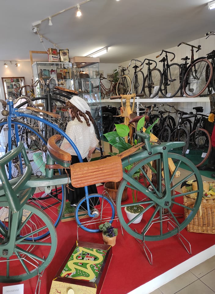 Exposition Moto Vélo Rétro, Neuville-de-Poitou