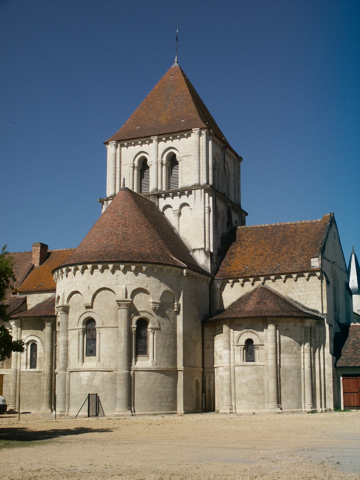 Ensemble Conventuel de Lencloître, Lencloître