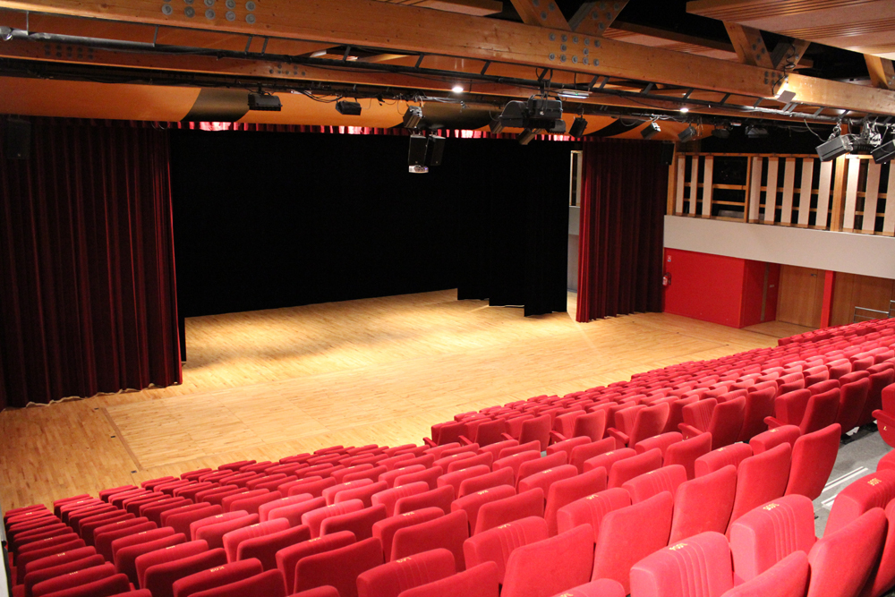 Salle multimédia, Lencloître