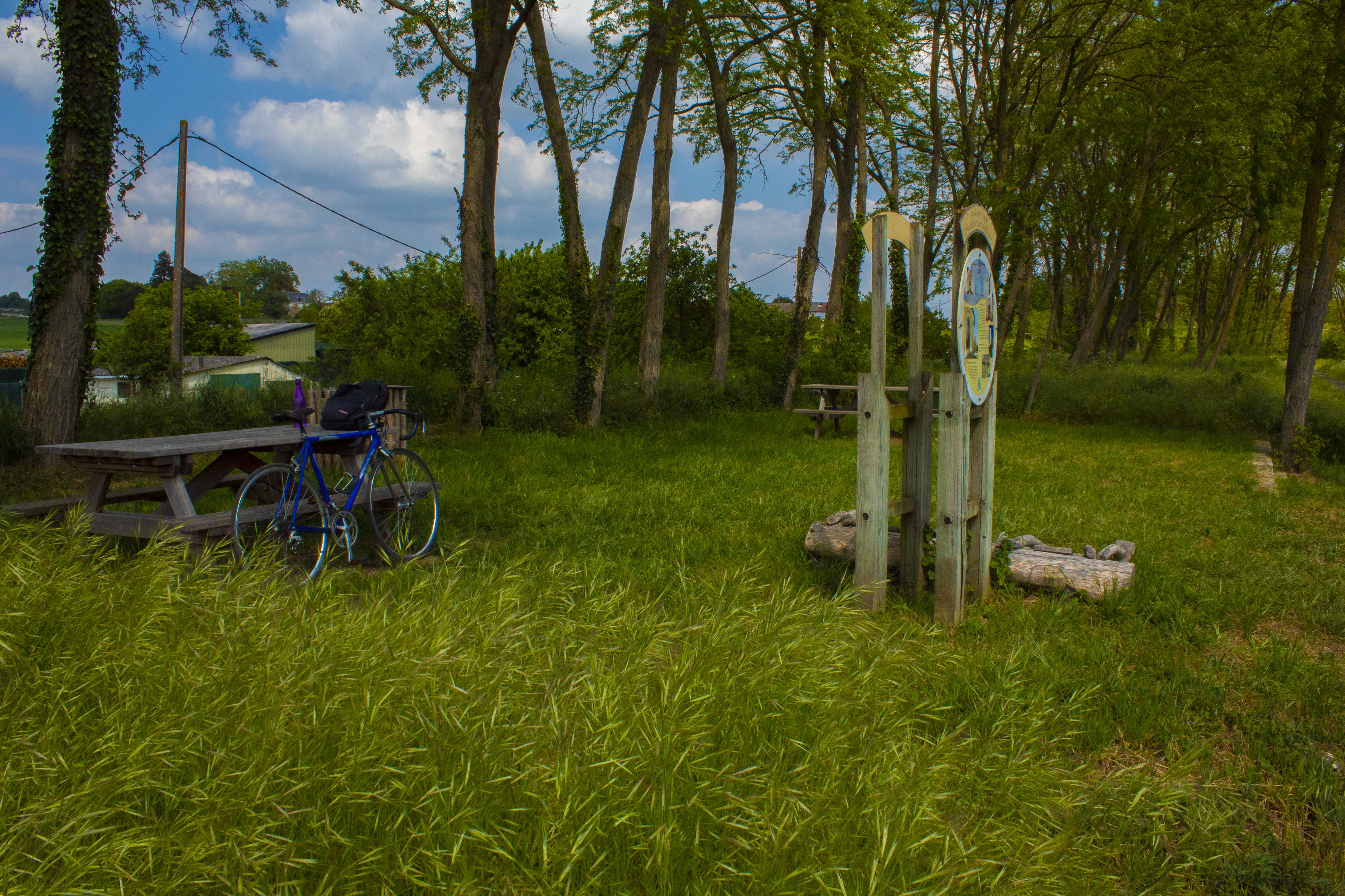 Aire de pique-nique ligne verte à Scorbé-Clairvaux