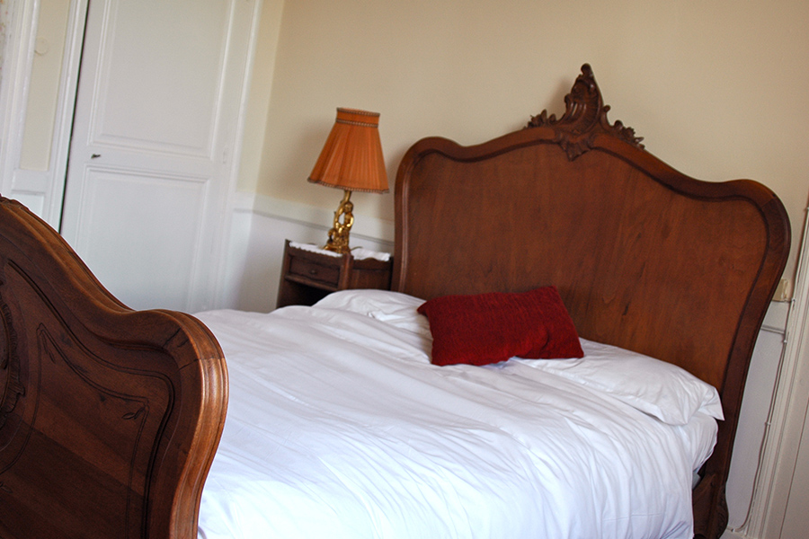 La Grande Maison, Pas-de-Jeu