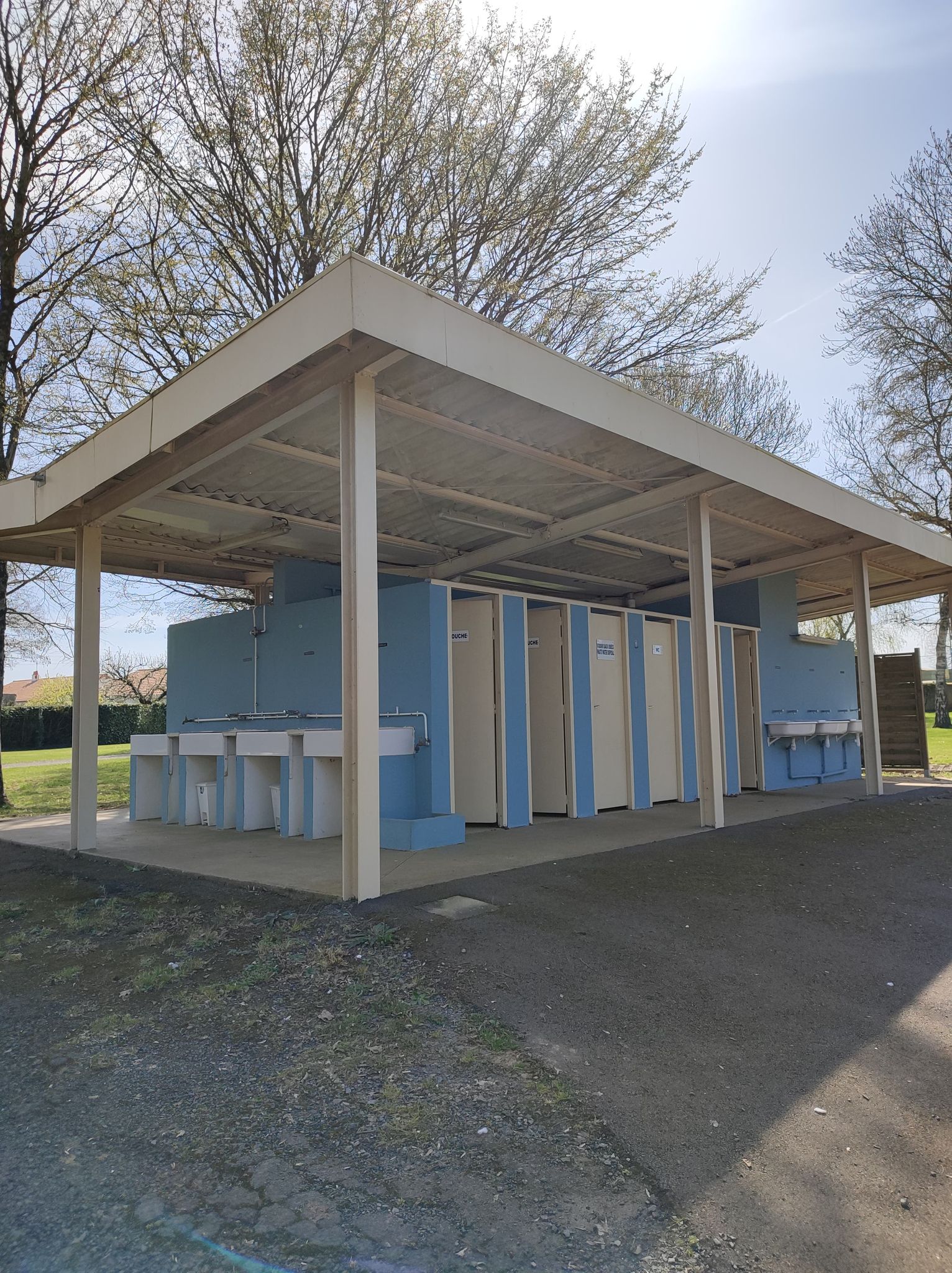 Camping municipal Le Panier Fleuri, Saint-Maixent-l'École - photo 6