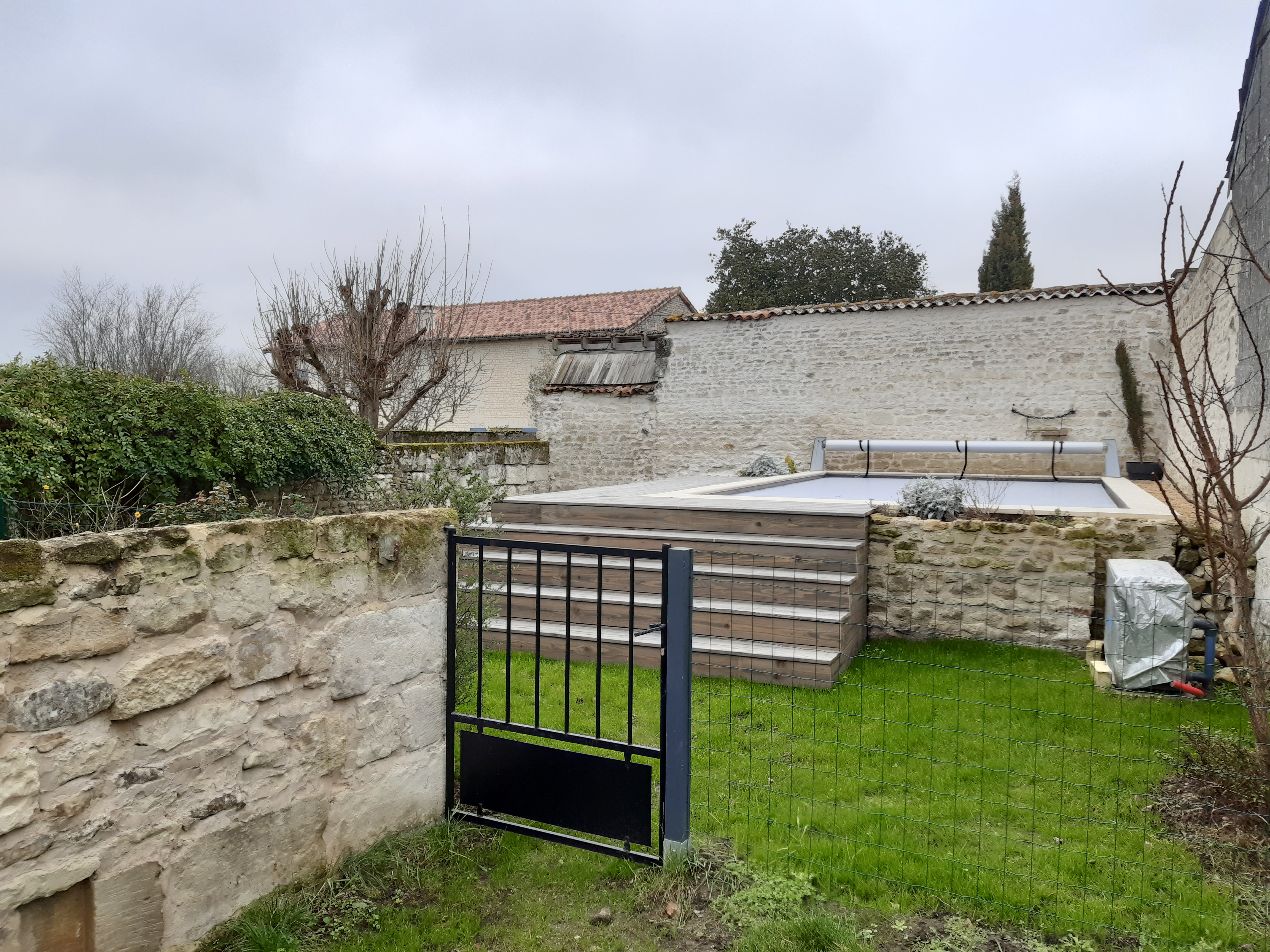 Do é Mi, Monts-sur-Guesnes