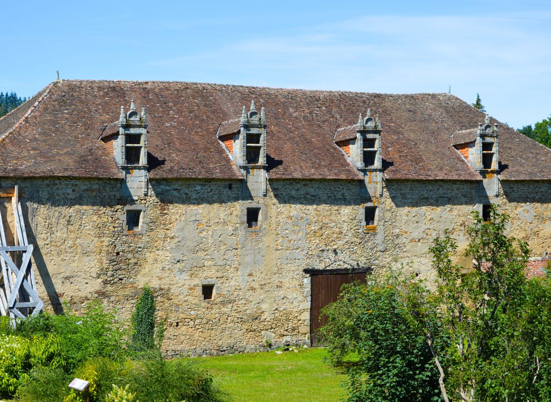 Écuries Renaissance du château des Cars
