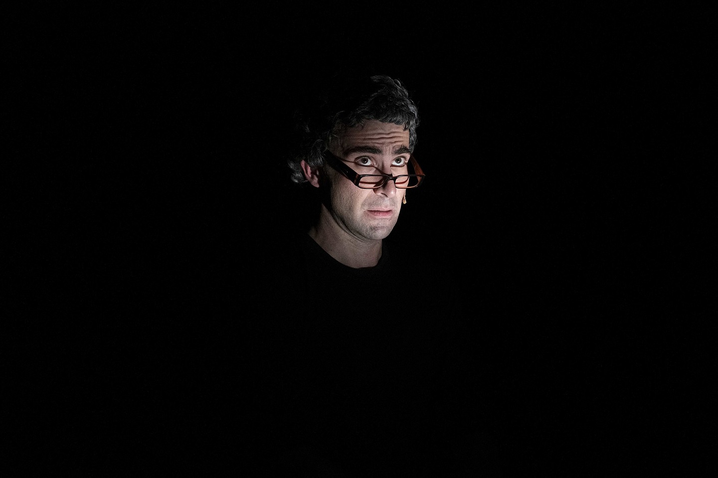 Thomas joue ses perruques