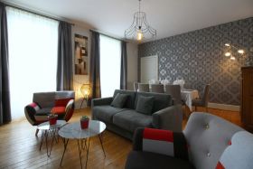 Tour du Château Laroque Dubos, Laroque