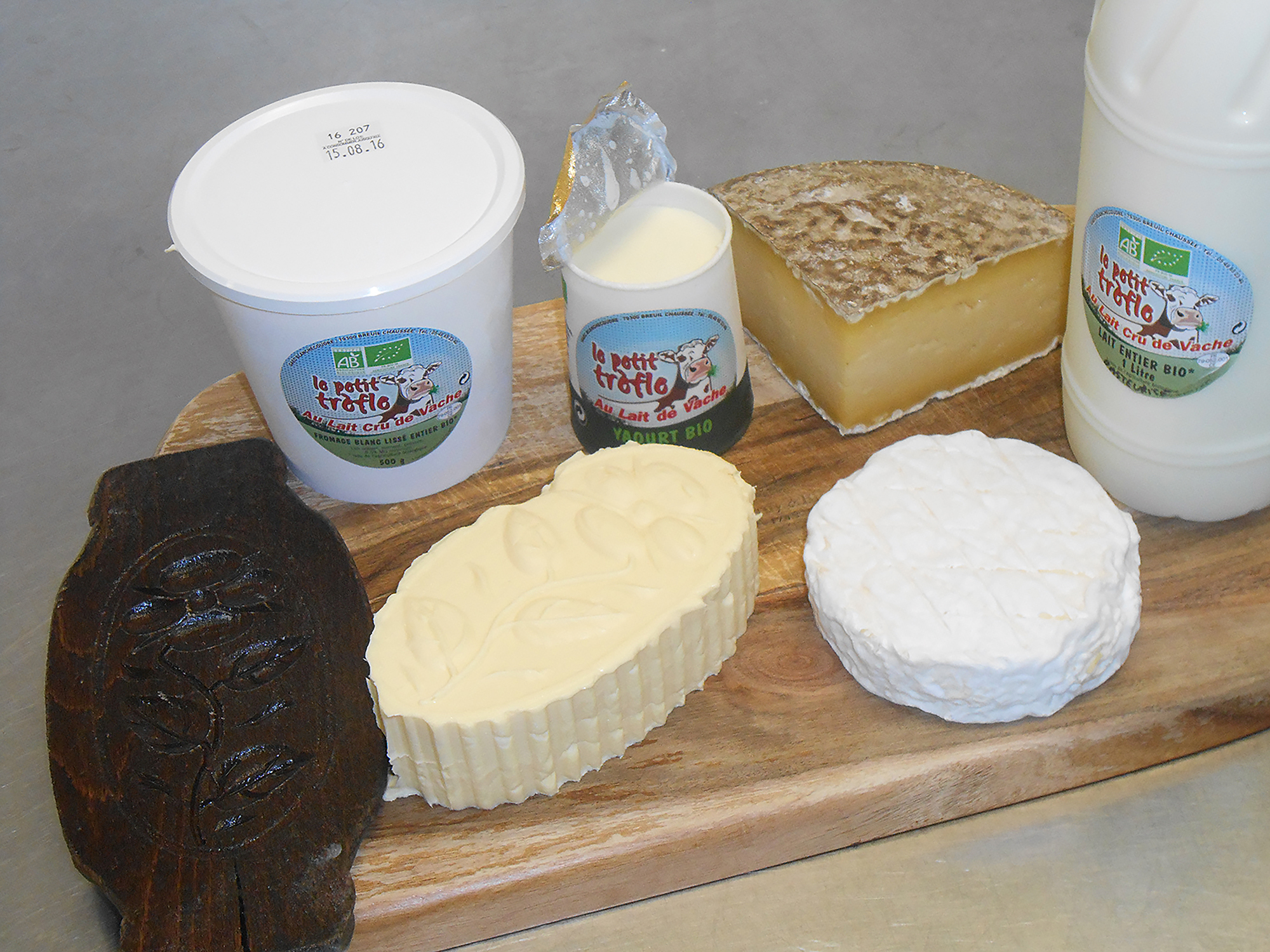 GAEC Blanchecoudre - Fromagerie Le Petit Trèfle Fuzeau Jacques, Hervé et Christian et BRIAND Cécile