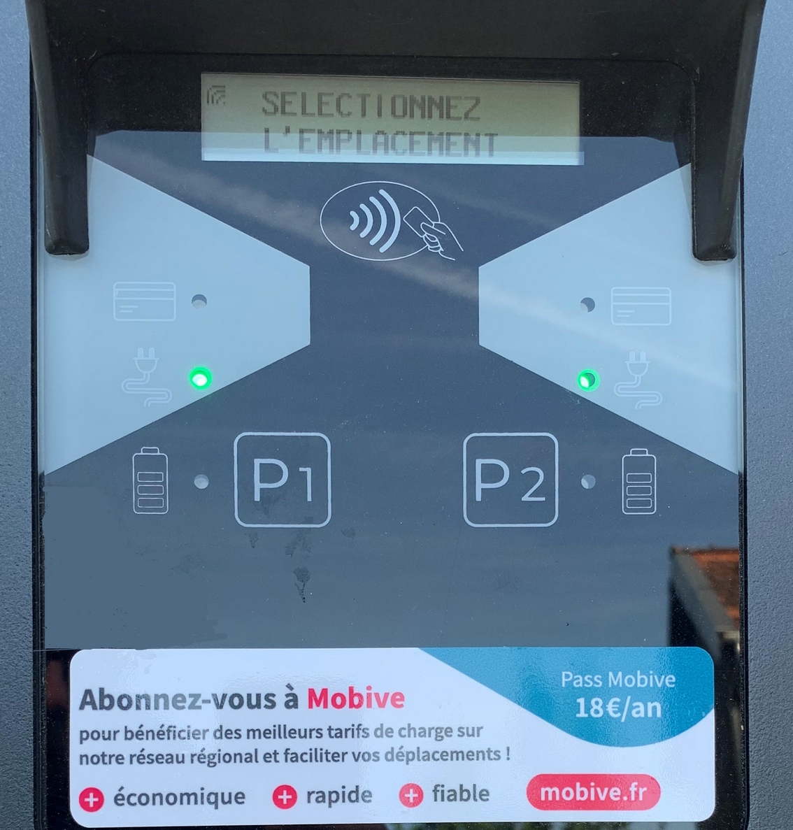 Borne de Recharge pour Véhicules Électriques / AUBAZINE - Route de Vergonzac — photo 2